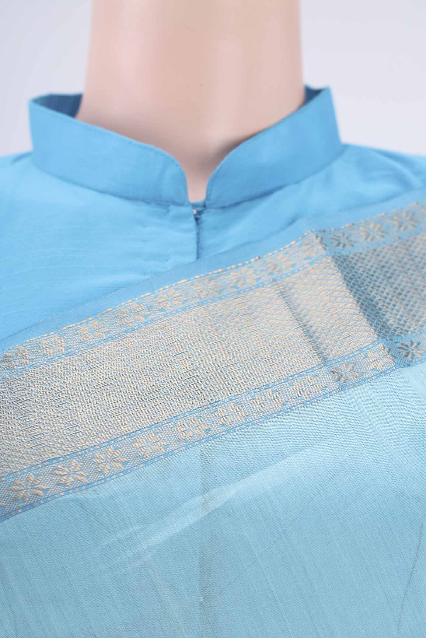 Border image of Sky Blue Maheshwari Silk Cotton Saree with Zari And Thread Butta on the body and Zari Border. 