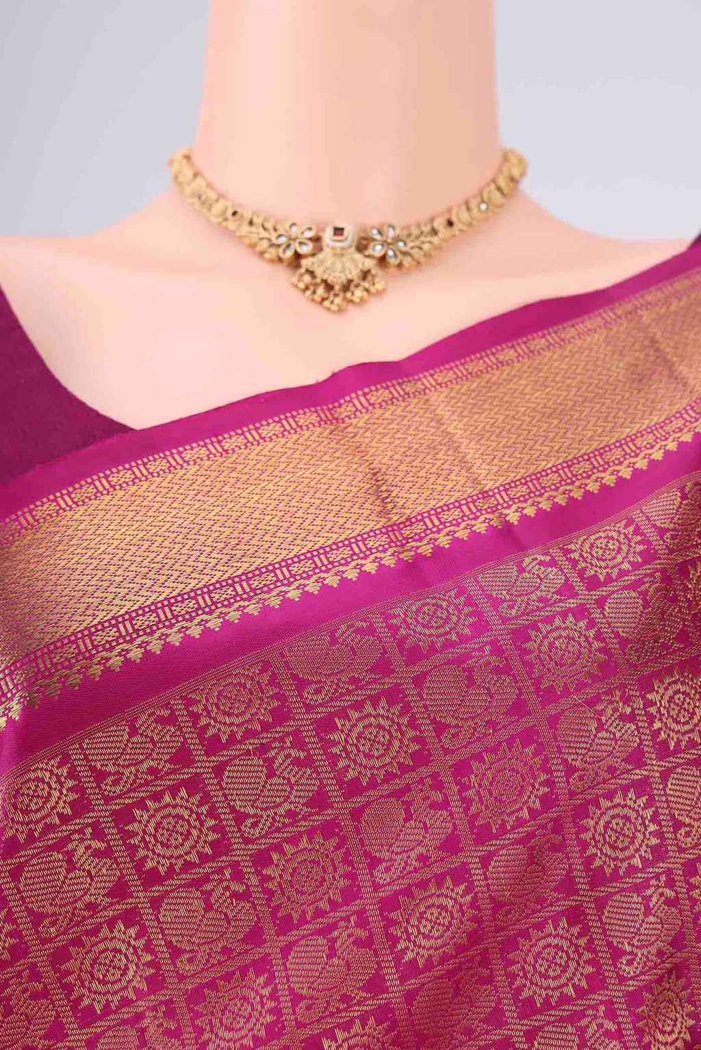 Border image of Pure Silk Pure Zari Light Magenta Kanjivaram Saree with Zari Brocade on the body and Zari Border. 