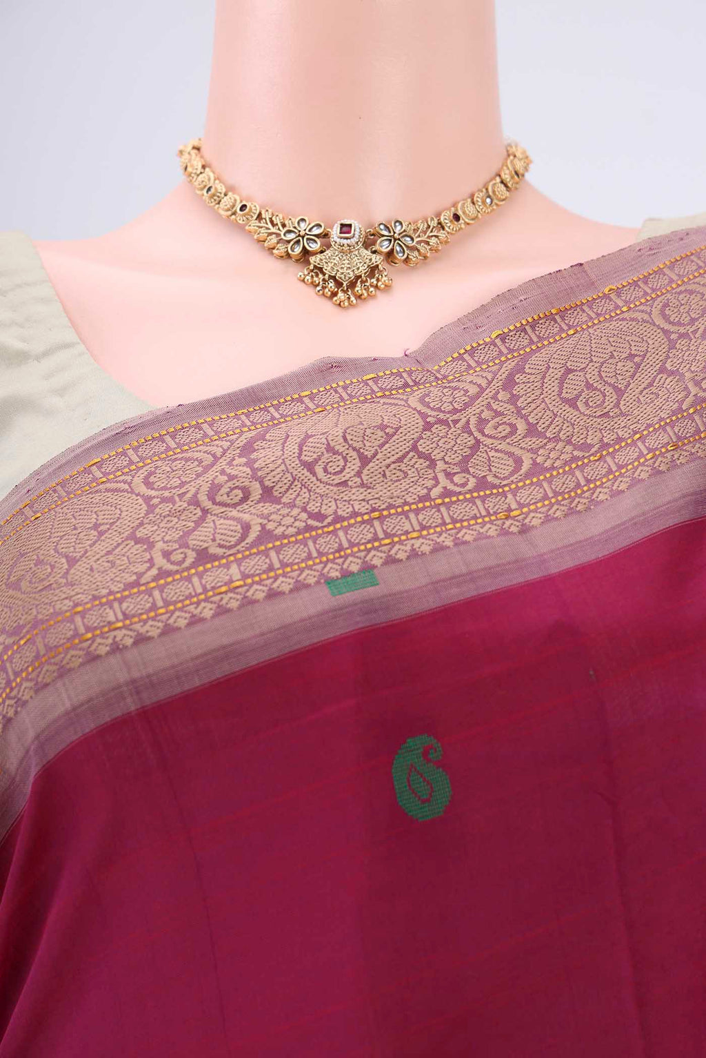 Border image of Magenta Blended Poly Cotton Saree with Thread Butta on the body and Thread Border. 