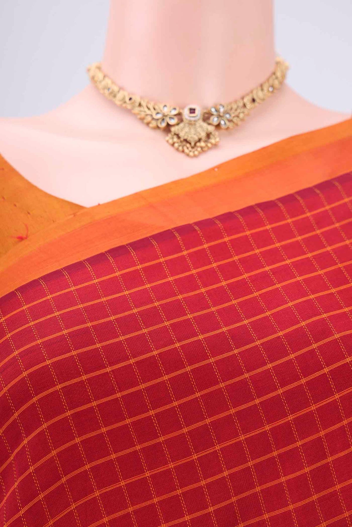 Border image of Red Coimbatore Silk Cotton Saree with Stripes on the body and Plain Border. 