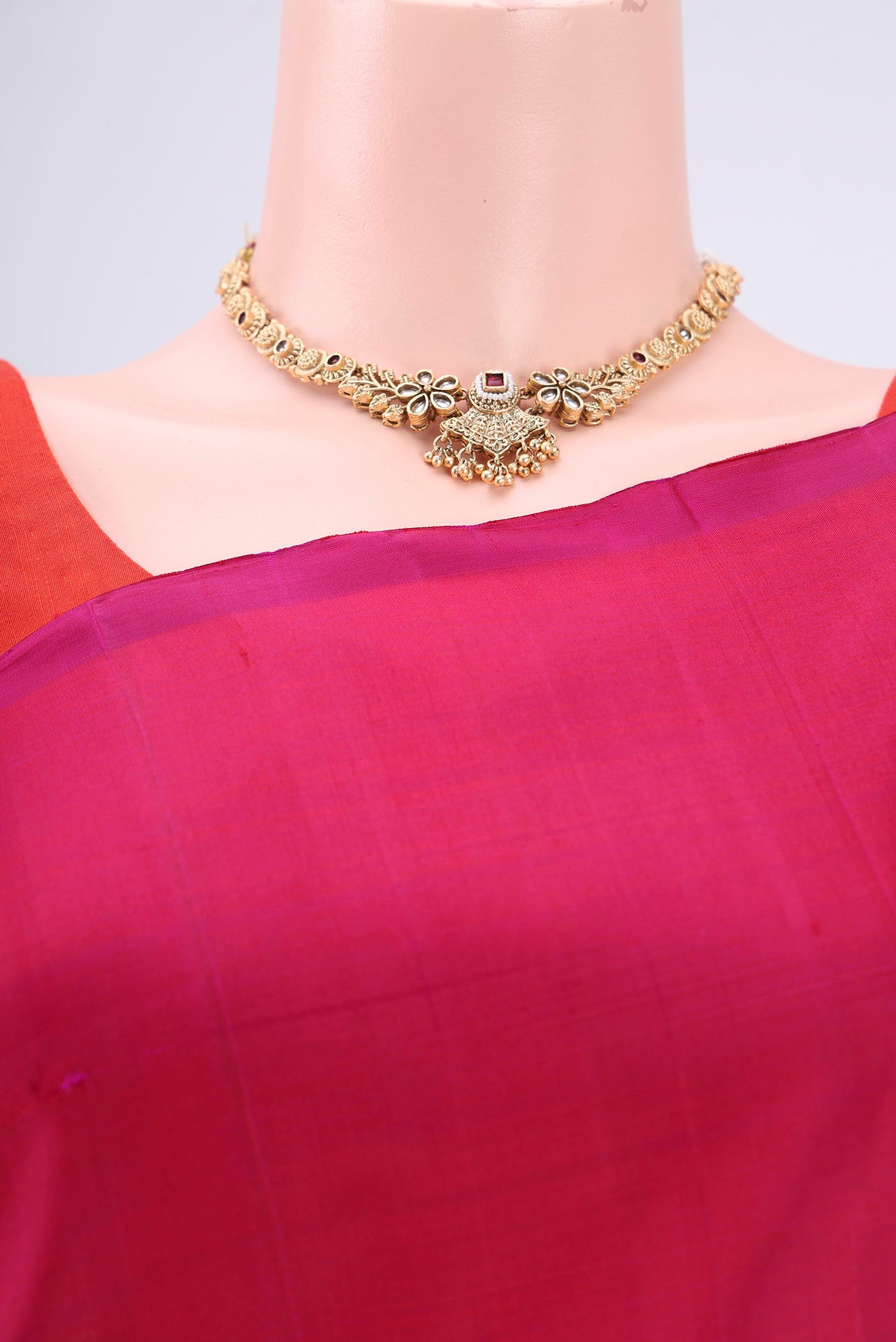 Border image of Pink Kanjivaram Silk Saree with Zari Butta on the body and One Side Border. 
