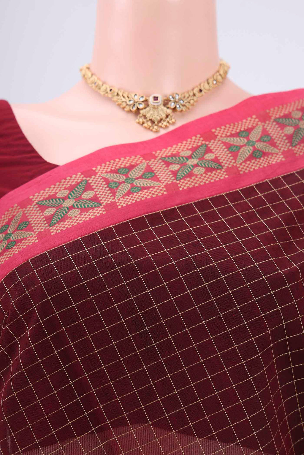 Border image of Maroon Coimbatore Cotton Saree with Stripes on the body and Thread Border. 