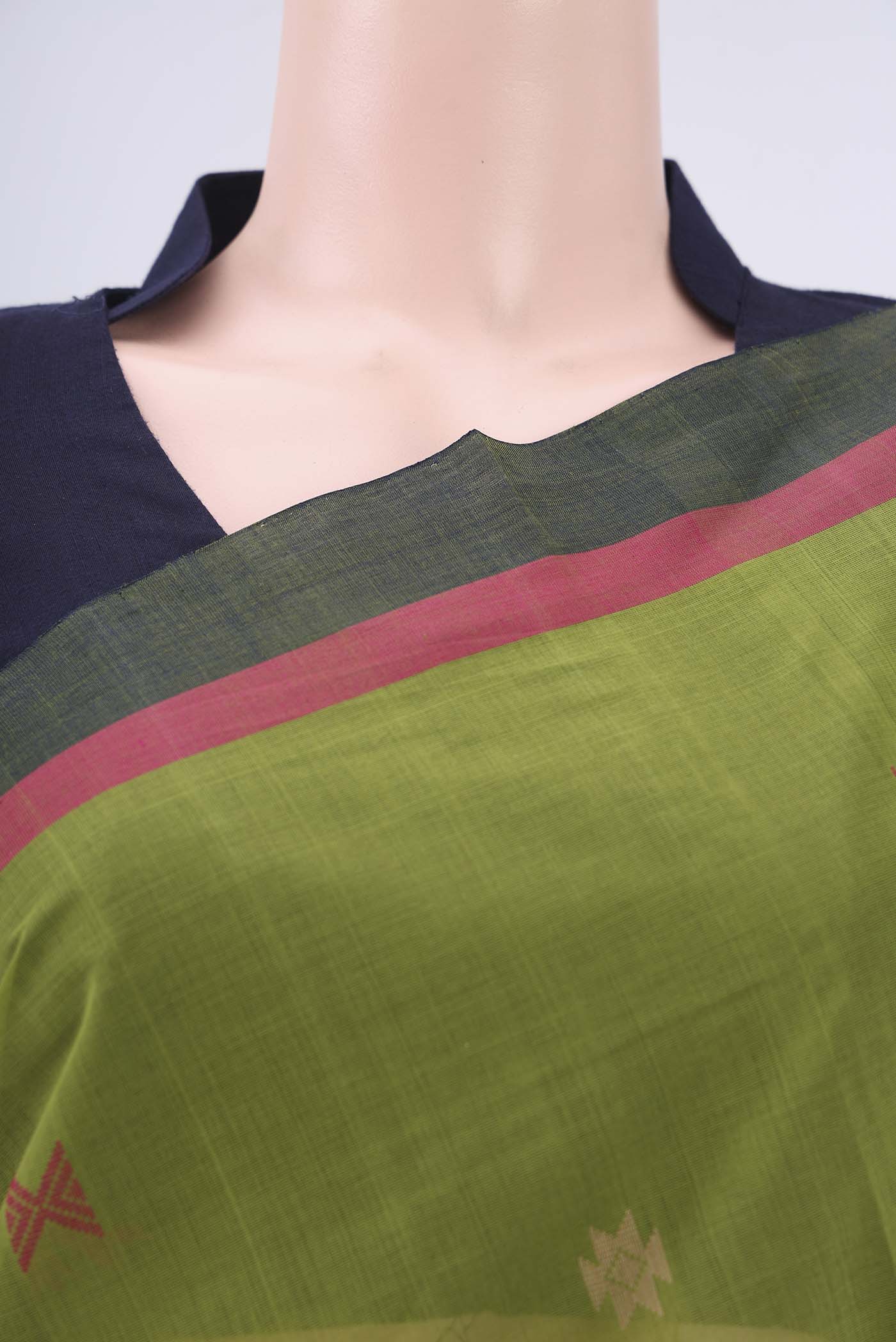 Border image of Mehandi Green Coimbatore Cotton Saree with Stripes on the body and Thread Border. 