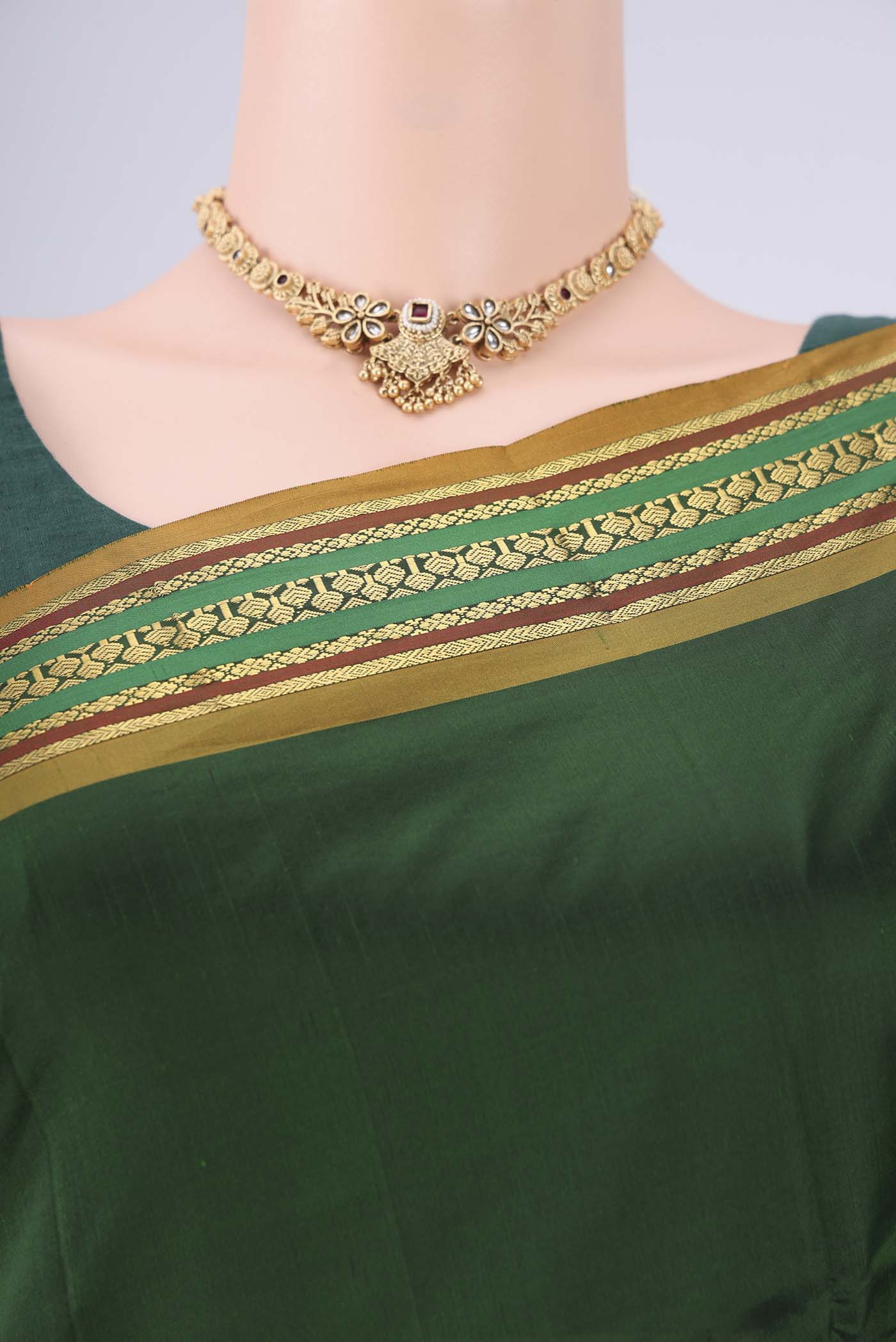 Border image of Bottle Green Blended Bangalore Silk Saree with Jacquard design on the body and Zari Border. 