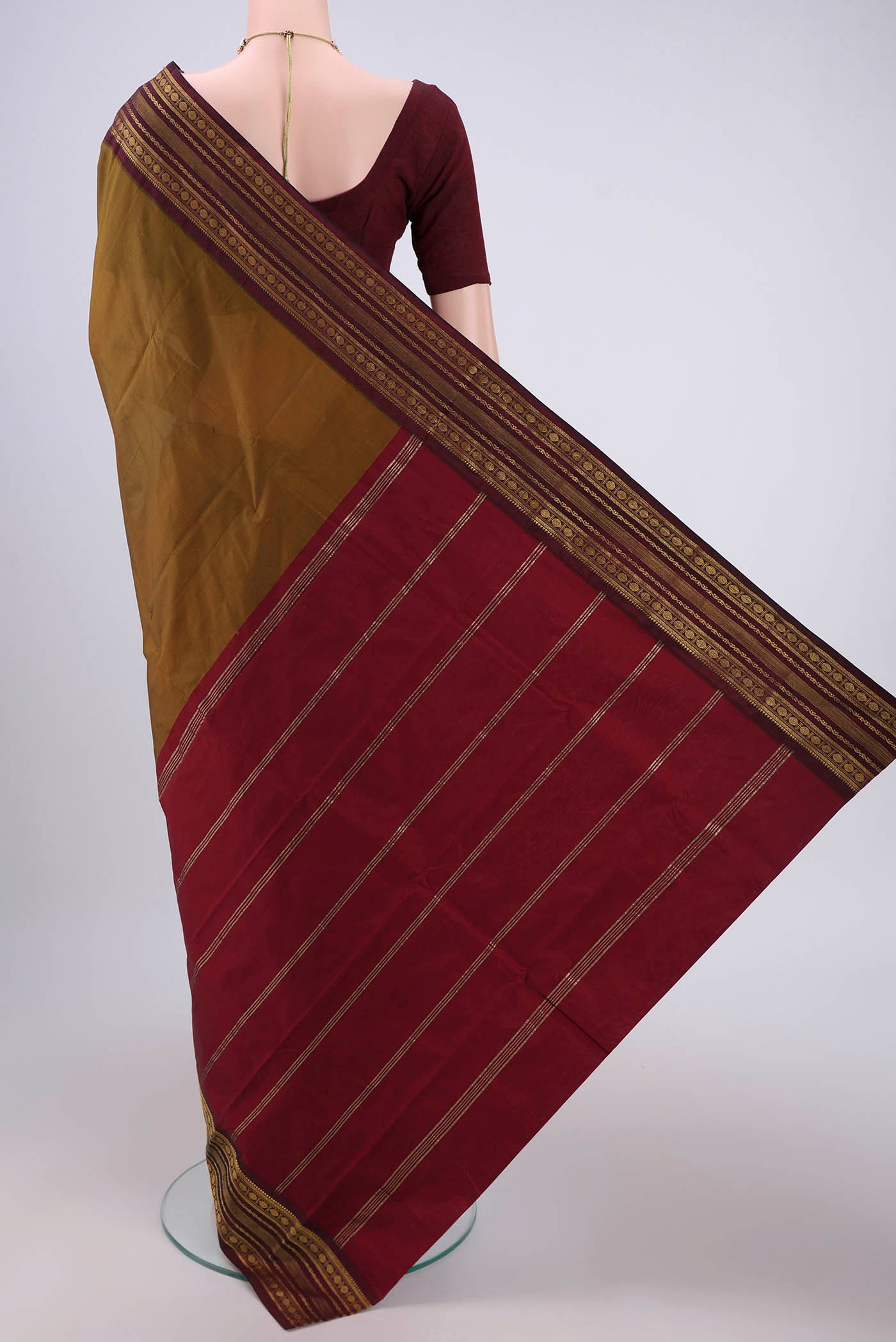 Flat view of Mehandi Green Blended Bangalore Silk Saree with Plain Body and Zari Border. 