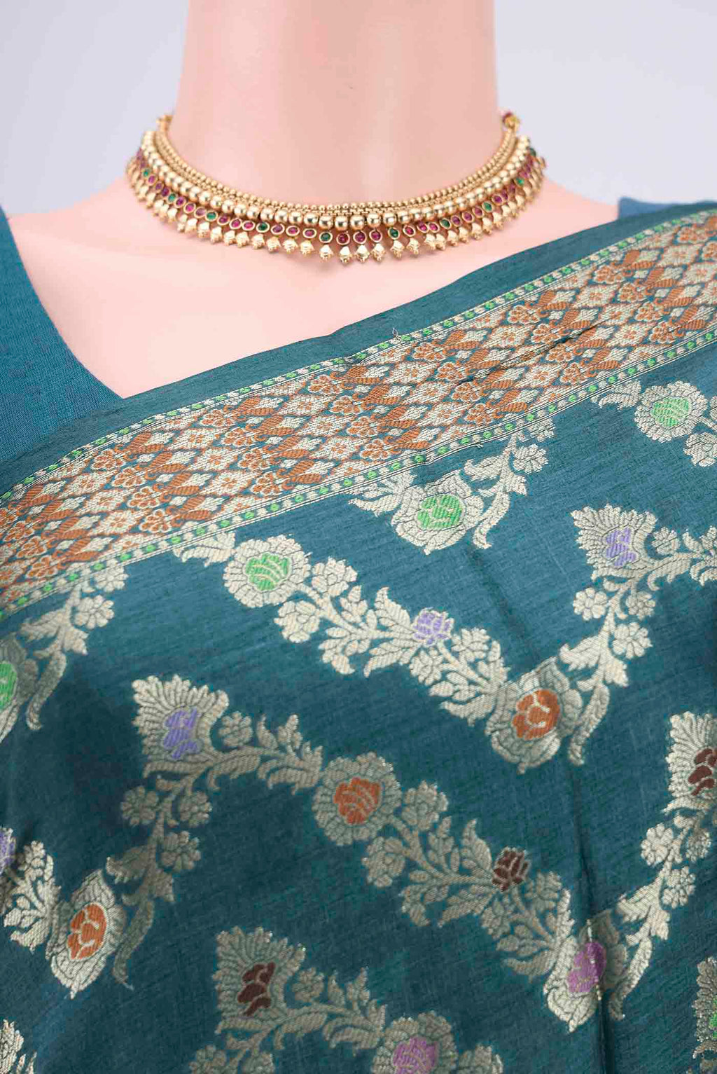 Border image of Sea Green Banarasi Raw Silk Saree with Zari Brocade on the body and Zari And Thread Border. 