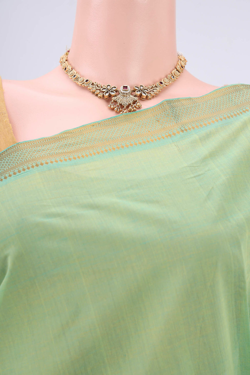 Border image of Acid Green Mangalagiri Cotton Saree with Plain Body and Zari Border. 