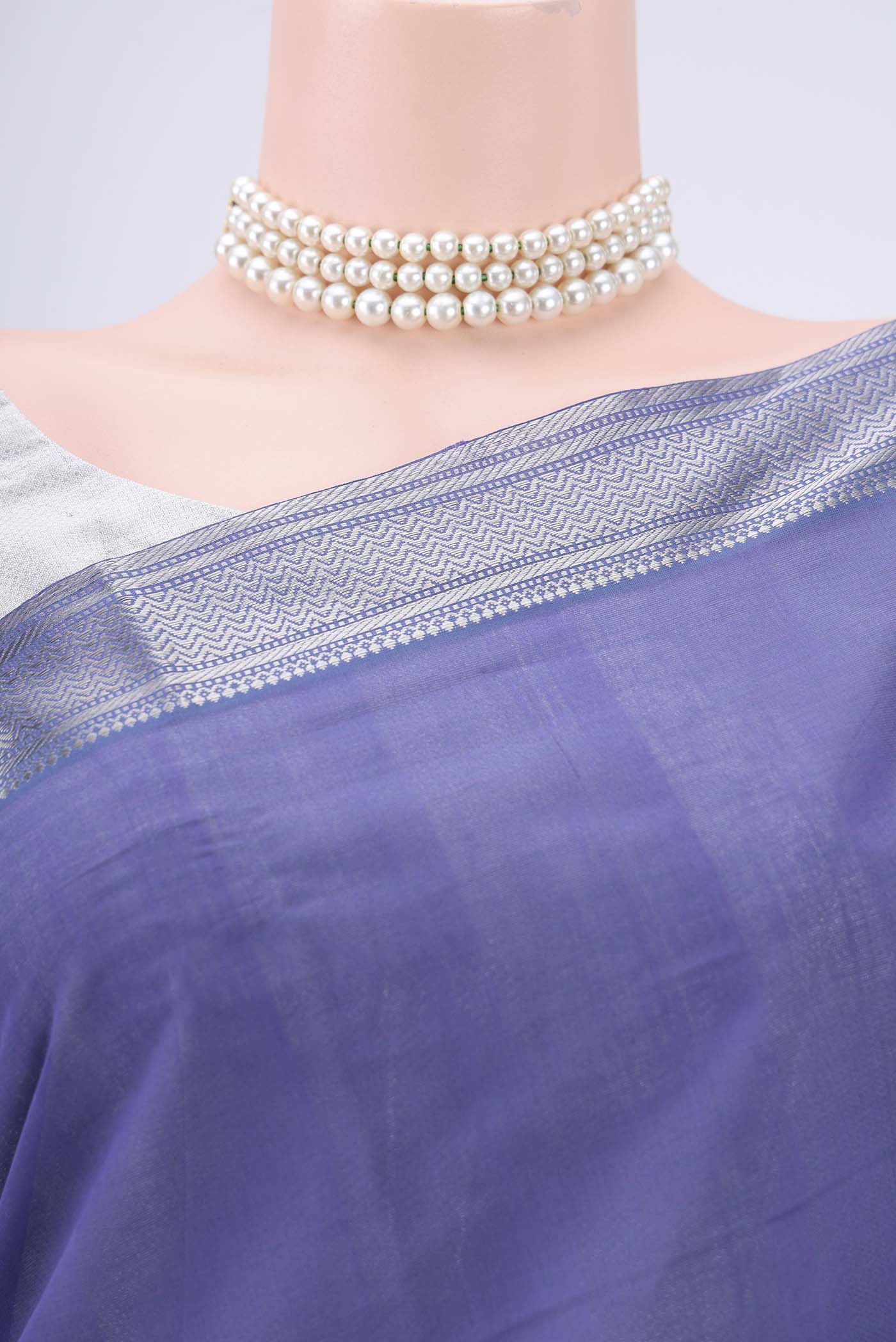 Border image of Purple Mangalagiri Cotton Saree with Plain Body and Zari Border. 