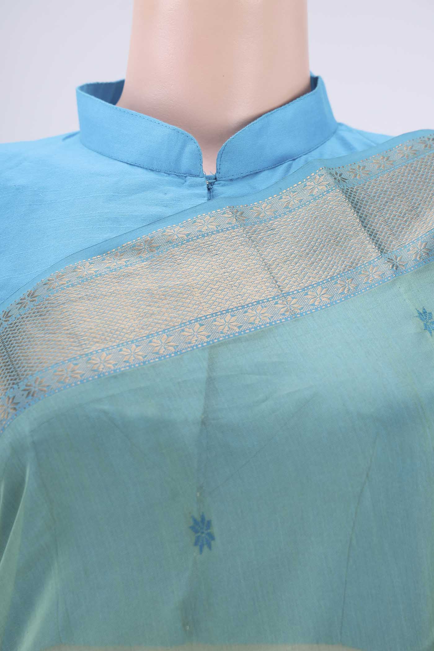 Border image of Mint Green Maheshwari Silk Cotton Saree with Plain Body and Zari Border. 