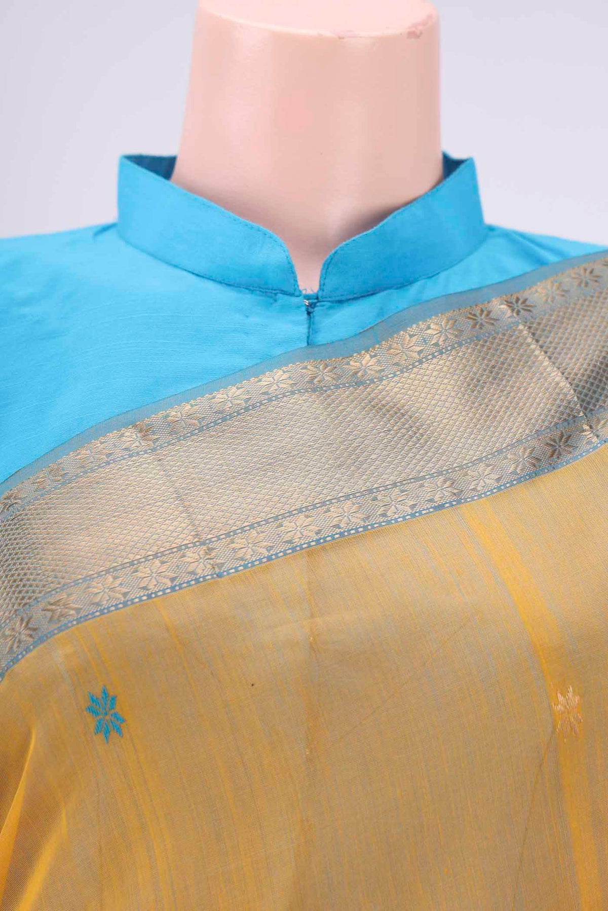 Border image of Yellow Maheshwari Silk Cotton Saree with Zari Butta on the body and Zari Border. 