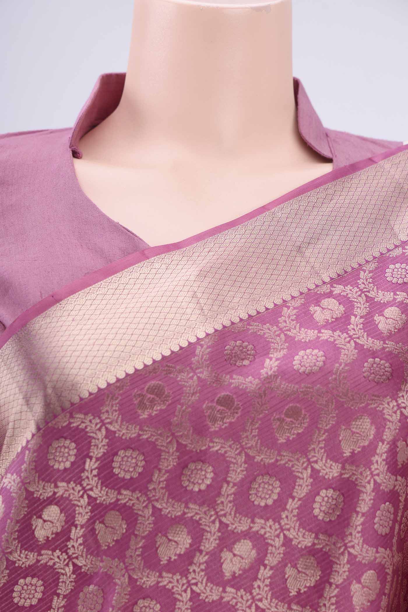 Border image of Rose Gold Dual Tone Soft Silk Saree with Zari Brocade on the body and Zari Border. 