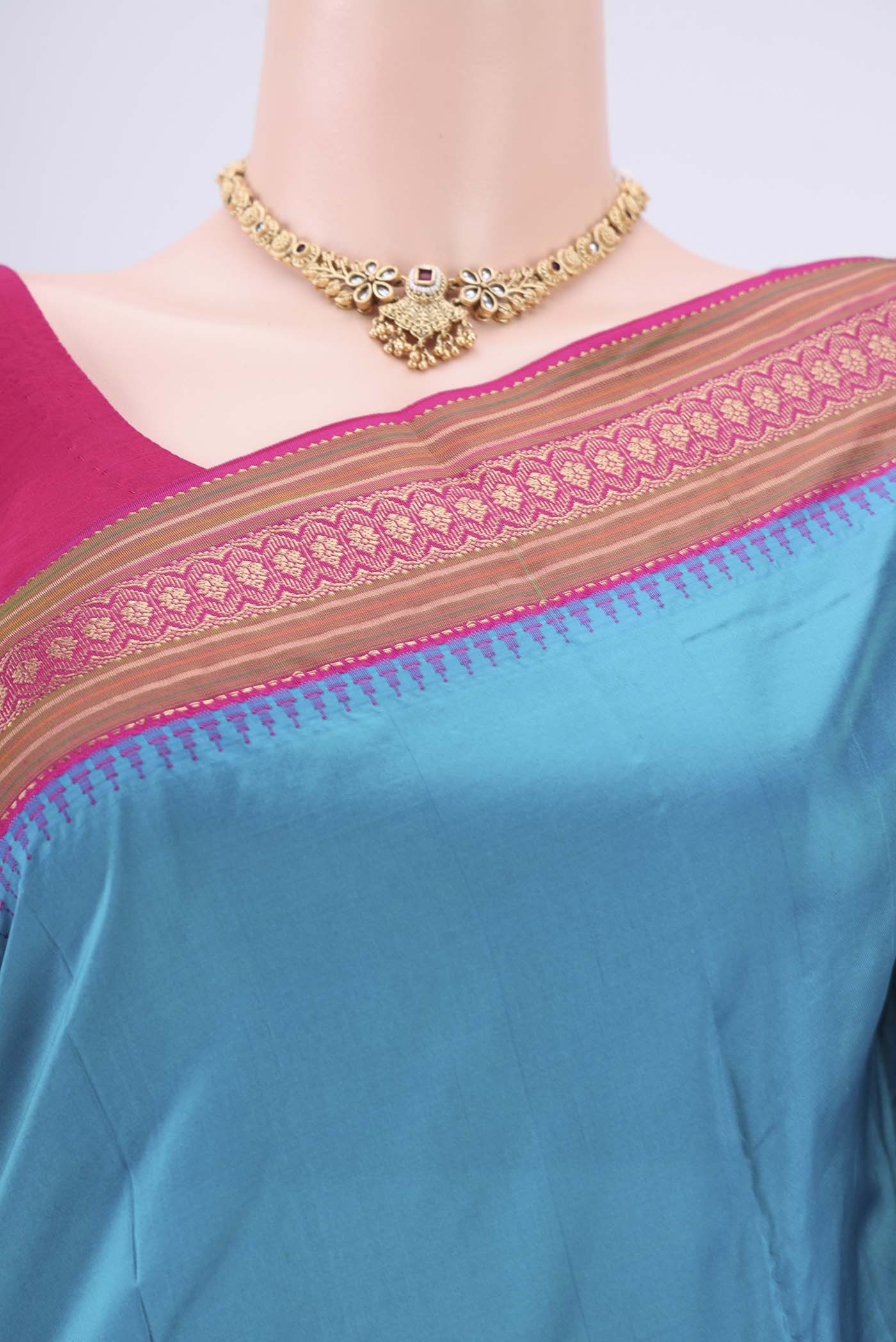 Border image of Sea Green Bangalore Silk - kadyal Saree with Plain Body and Zari Border. 