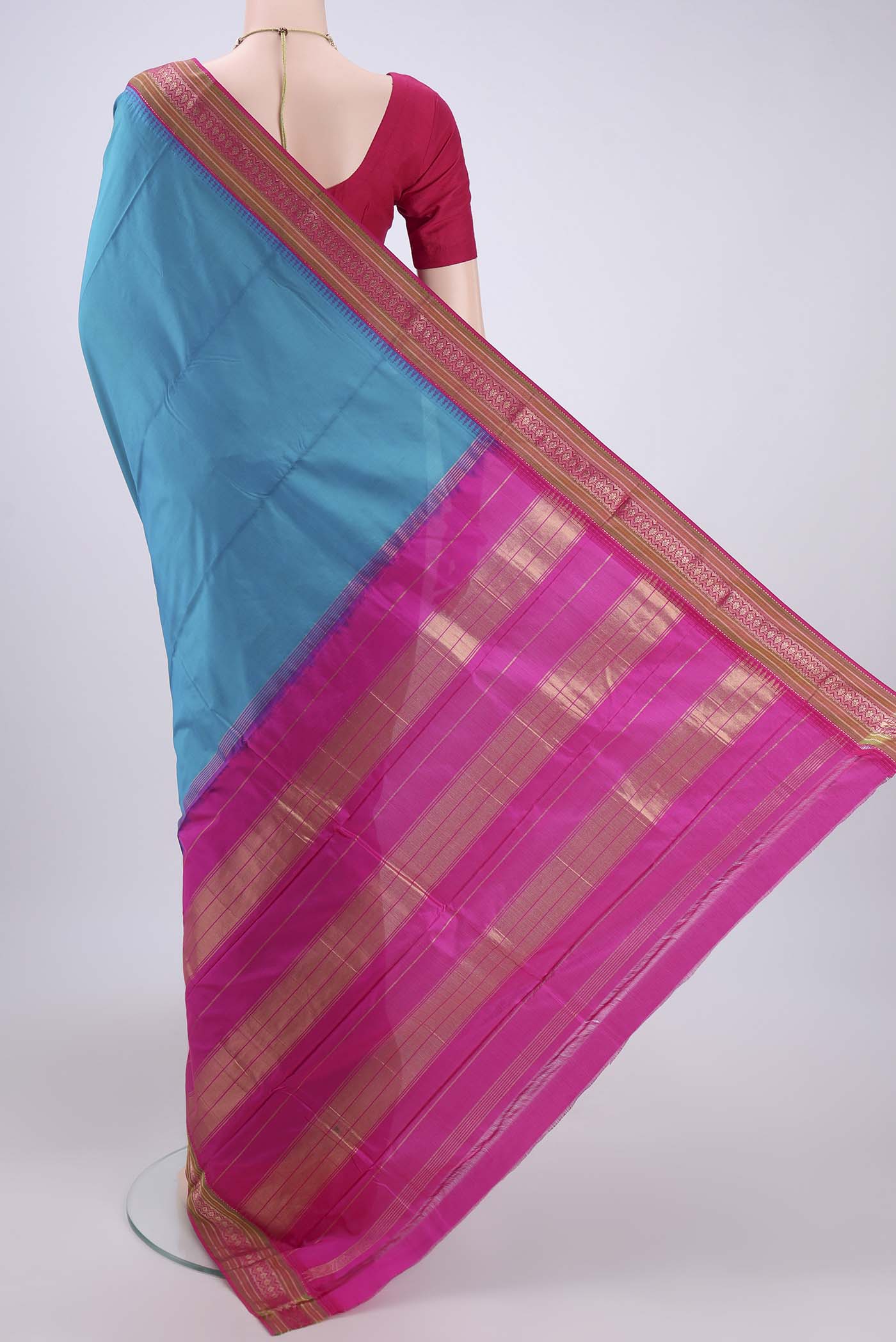 Flat view of Sea Green Bangalore Silk - kadyal Saree with Plain Body and Zari Border. 