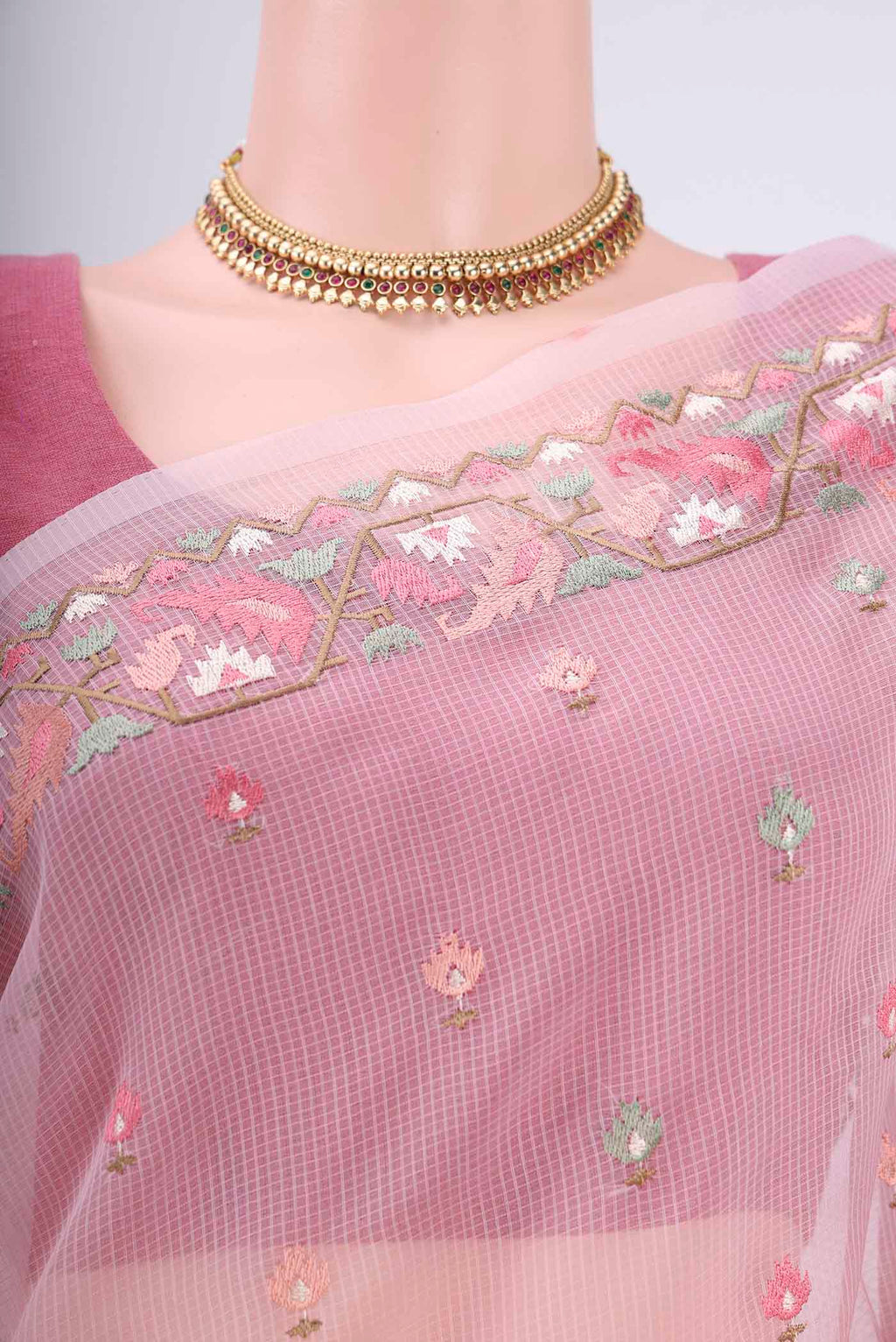 Border image of Pink Kota Cotton Saree with Embroidery on the body and Thread Border. 
