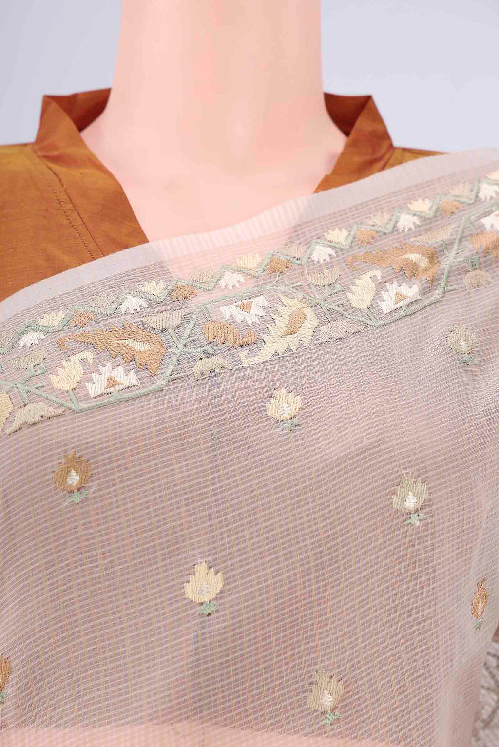 Border image of Beige Blended Kota Cotton Saree with Embroidery on the body and Thread Border. 