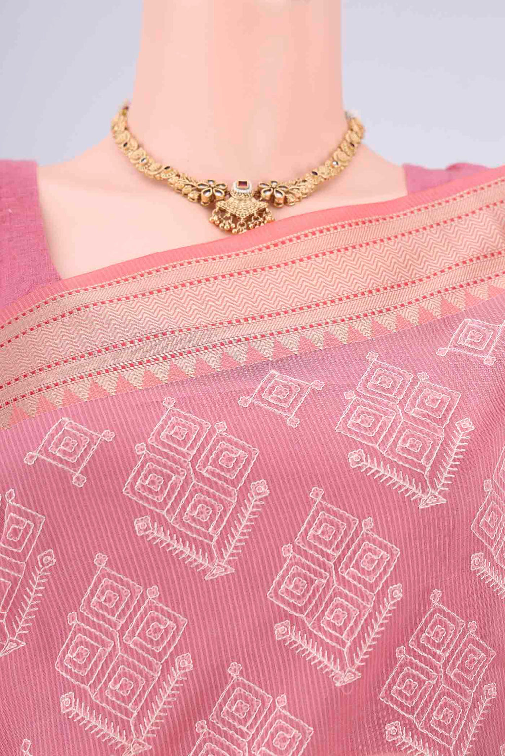Border image of Pink Blended Kota Cotton Saree with Embroidery on the body and Thread Border. 
