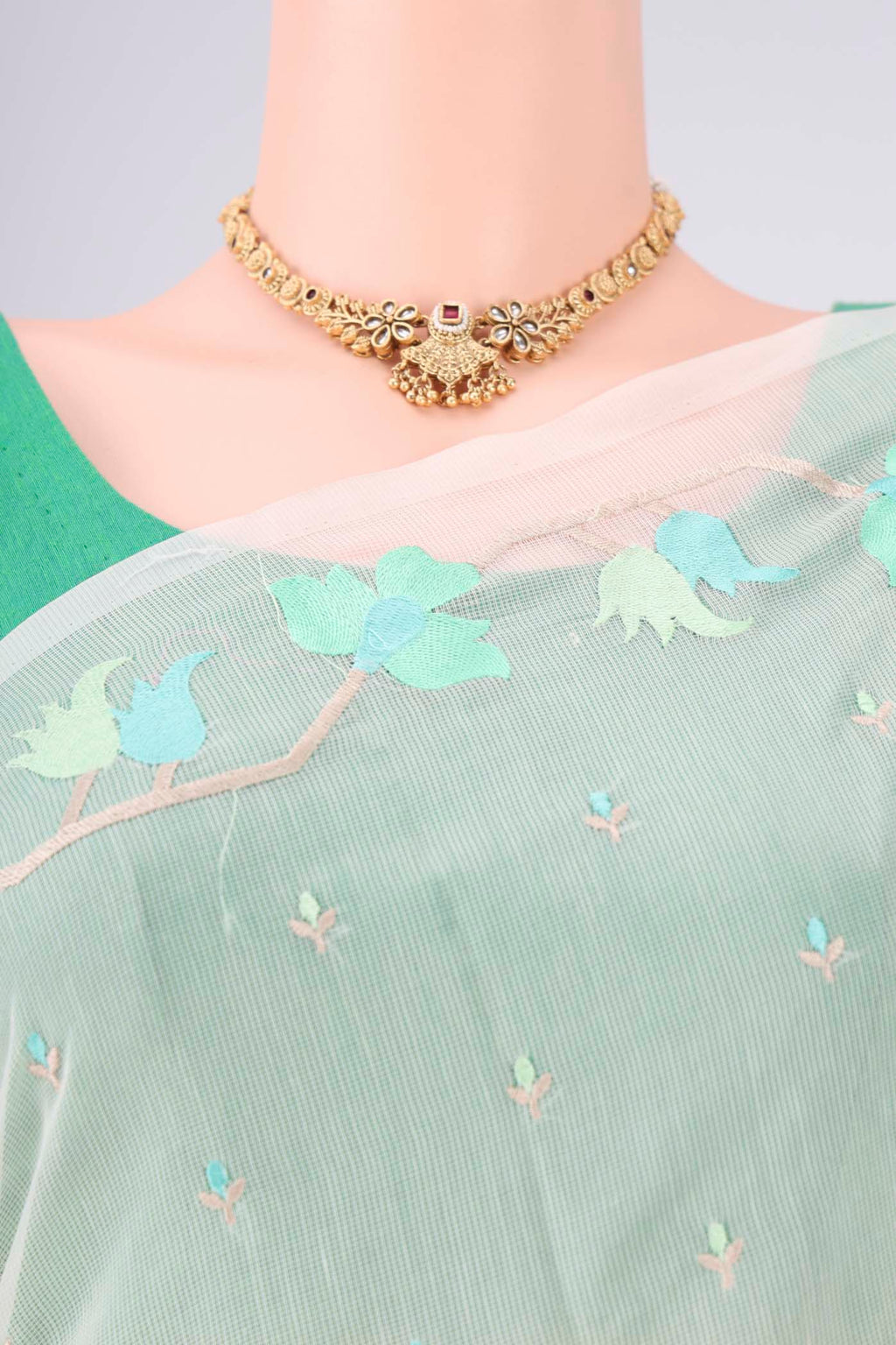 Border image of White Blended Kota Cotton Saree with Embroidery on the body and Thread Border. 
