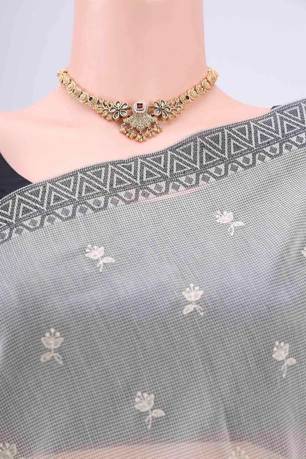 Border image of Off White Kota Cotton Saree with Embroidery on the body and Thread Border. 