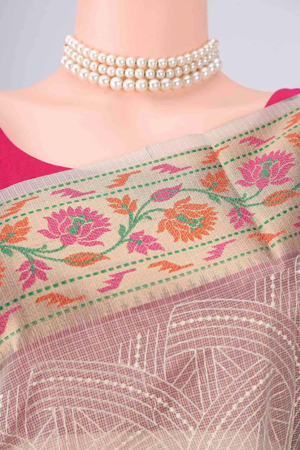 Border image of Grey Blended Kota Cotton Saree with Embroidery on the body and Zari Border. 