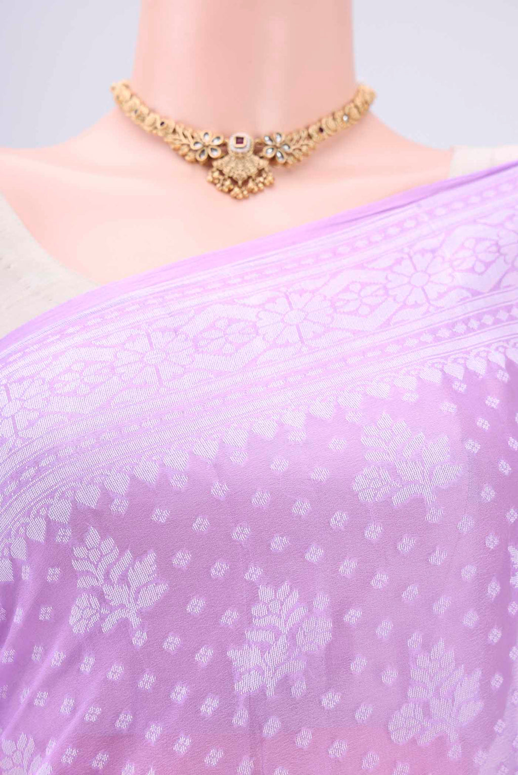 Border image of Lilac Blended Banarasi Georgette Saree with Thread Butta on the body and Thread Border. 