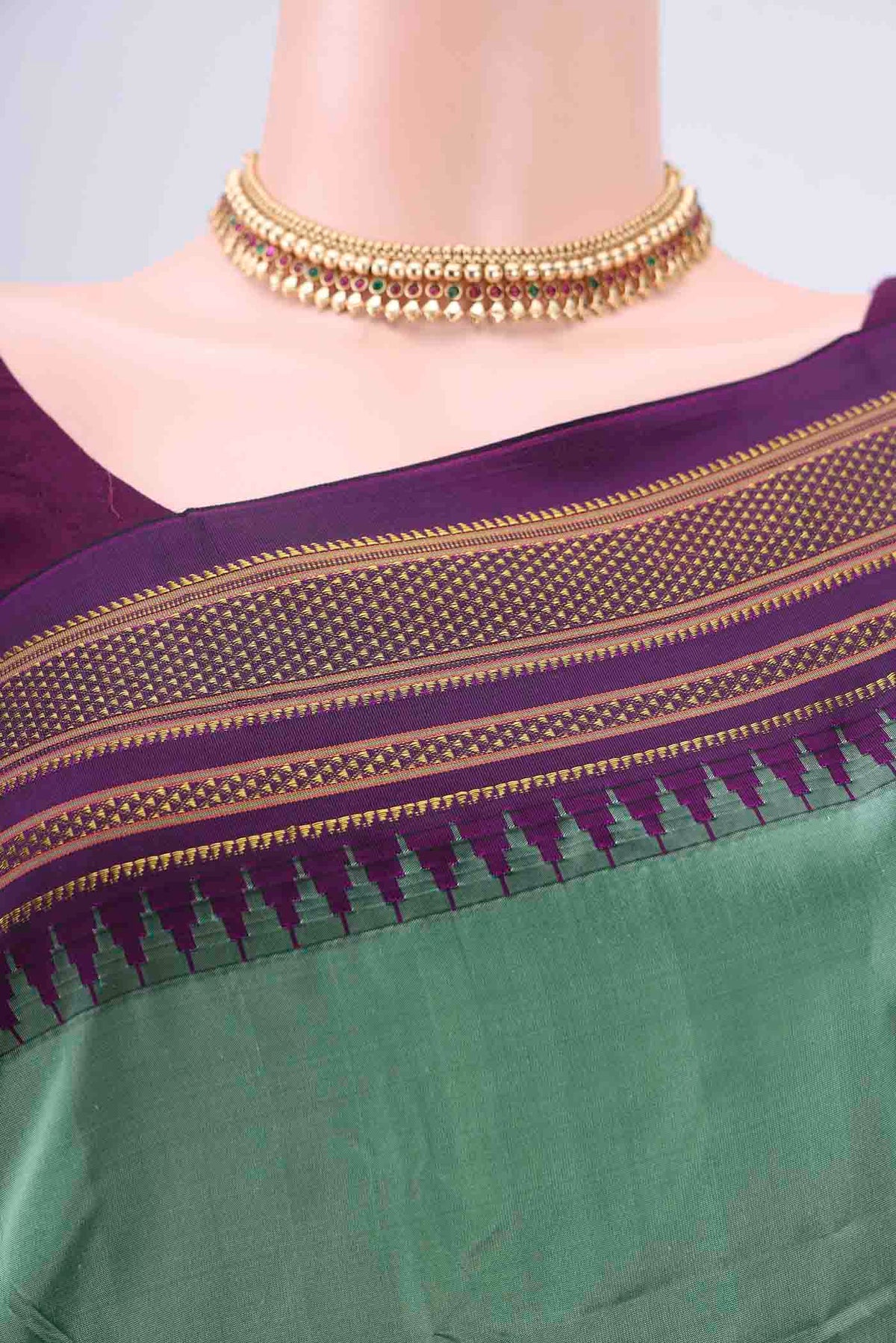 Border image of Pista Green Blended Bangalore Silk Saree with Plain Body and Temple Border. 