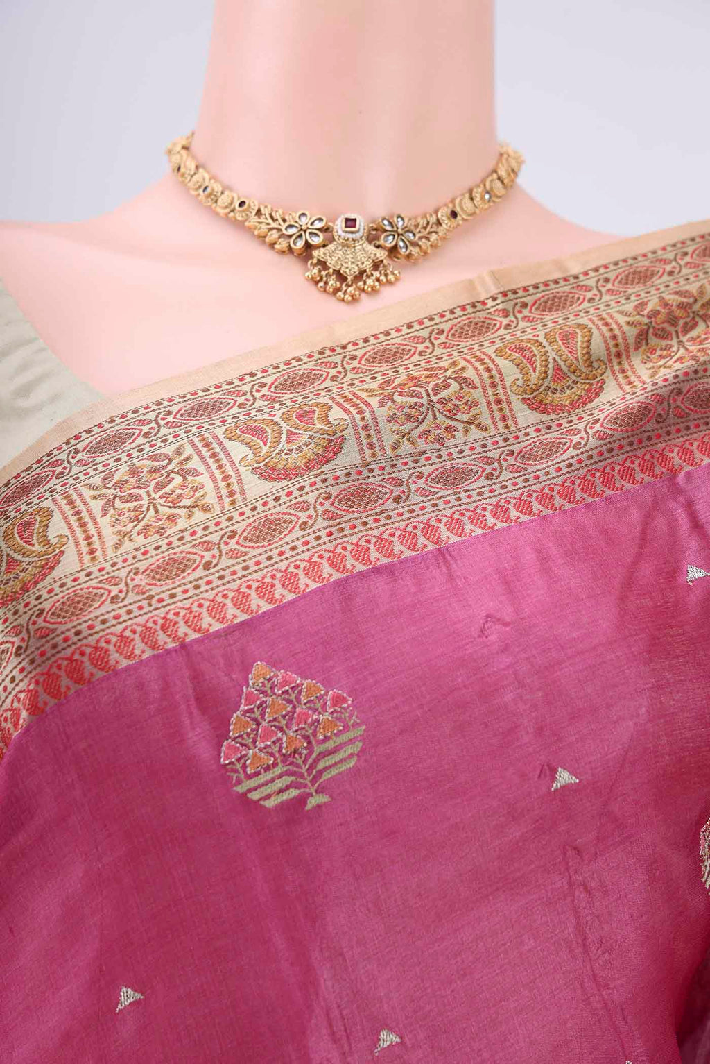 Border image of Magenta Banarasi Tussar Silk Saree with Embroidery on the body and Zari And Thread Border. 