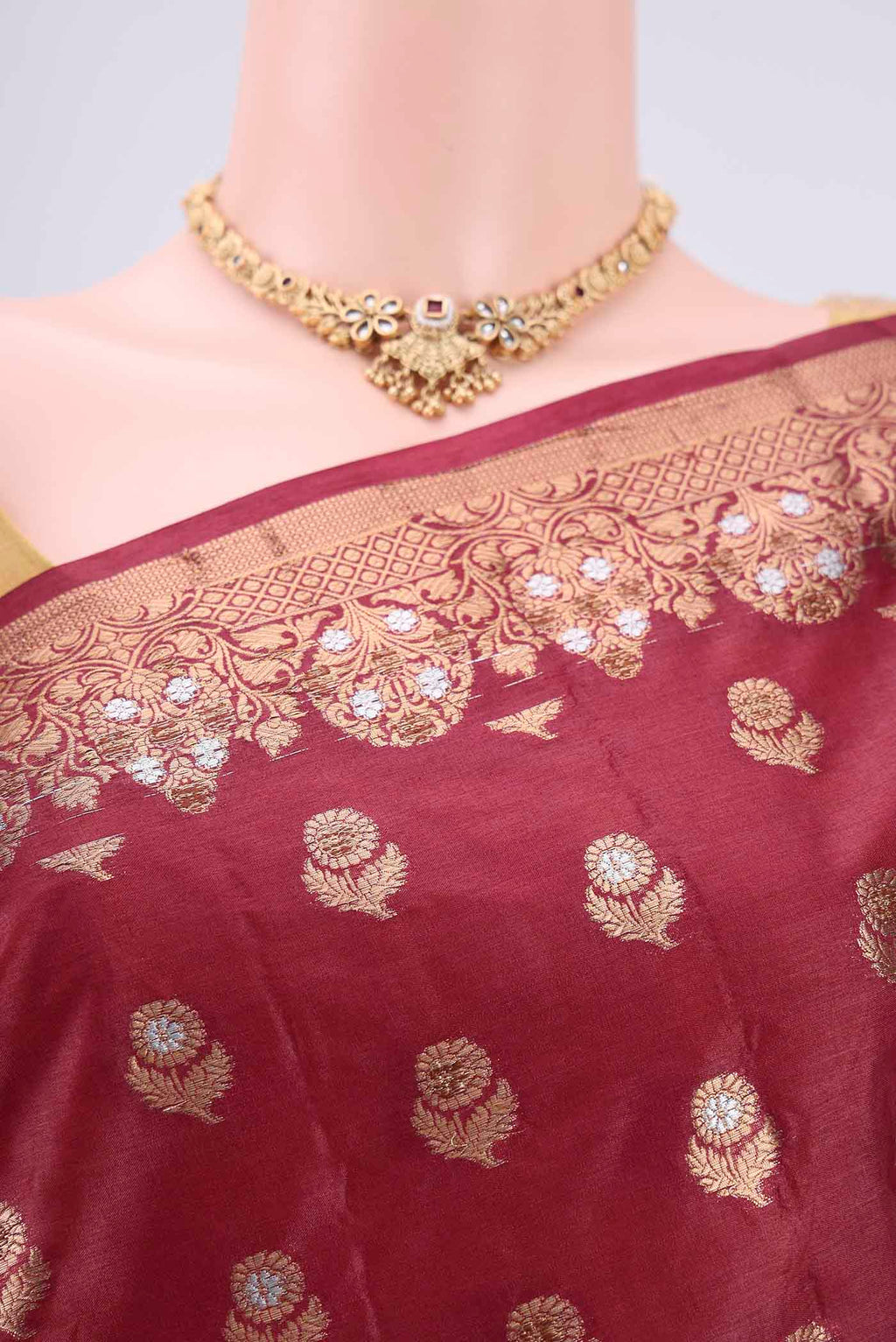 Border image of Coffee Brown Banarasi Tussar Silk Saree with Thread Brocade on the body and Zari And Thread Border. 