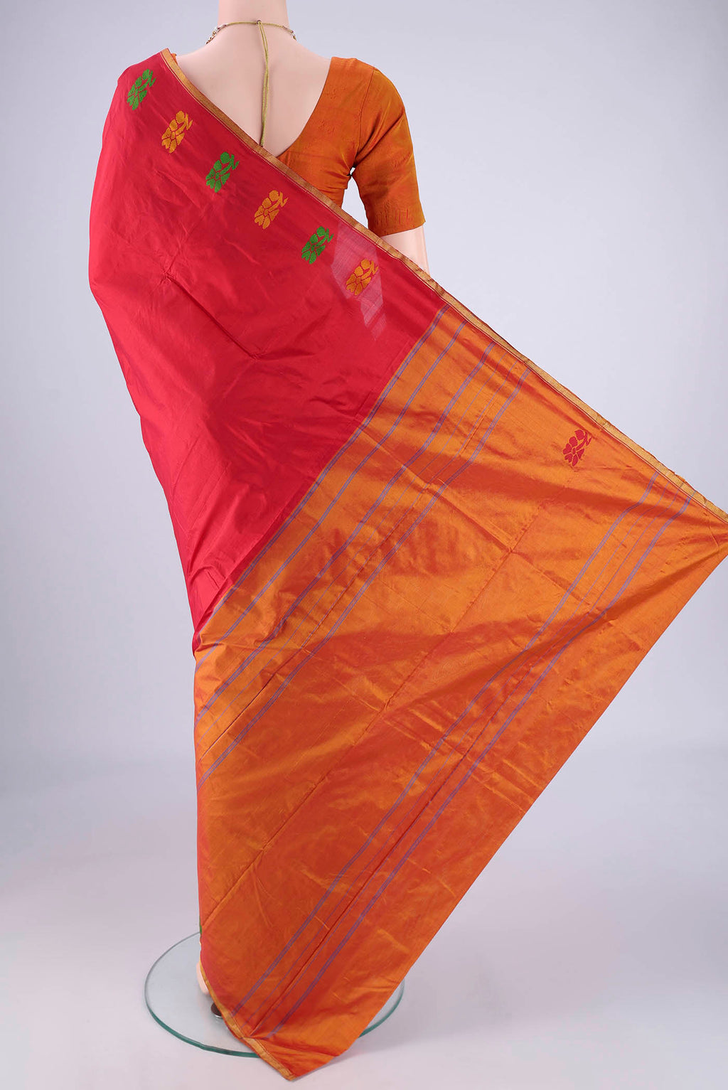 Flat view of Red Kanchipuram Silk Saree with Plain Body and Thread Border. 