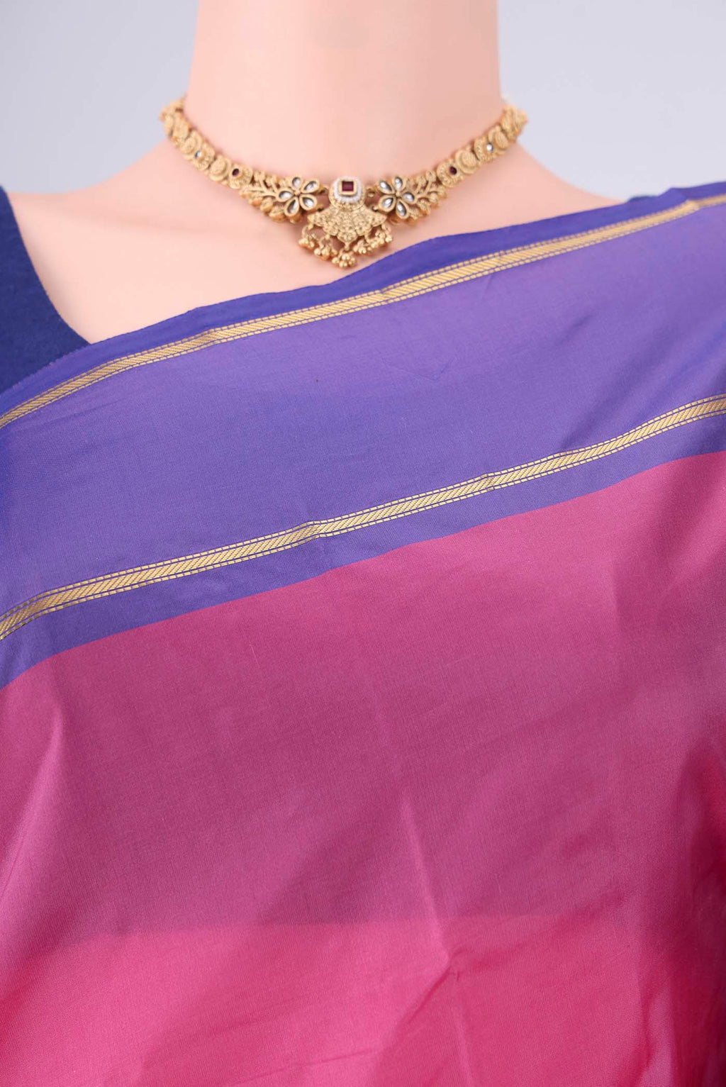 Border image of Pink Blended Bangalore Silk Saree with Plain Body and Zari Border. 