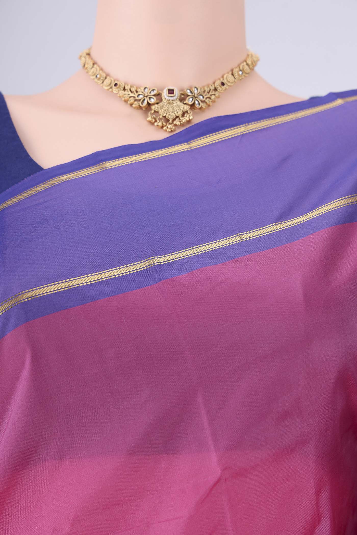 Border image of Pink Blended Bangalore Silk Saree with Plain Body and Zari Border. 