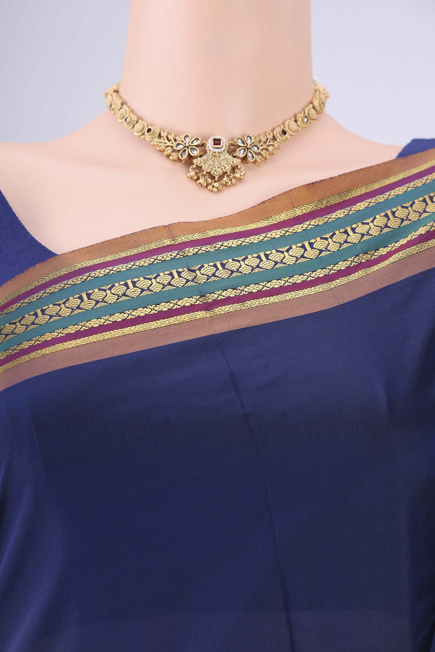 Border image of Navy Blue Blended Bangalore Silk Saree with Jacquard design on the body and Zari Border. 