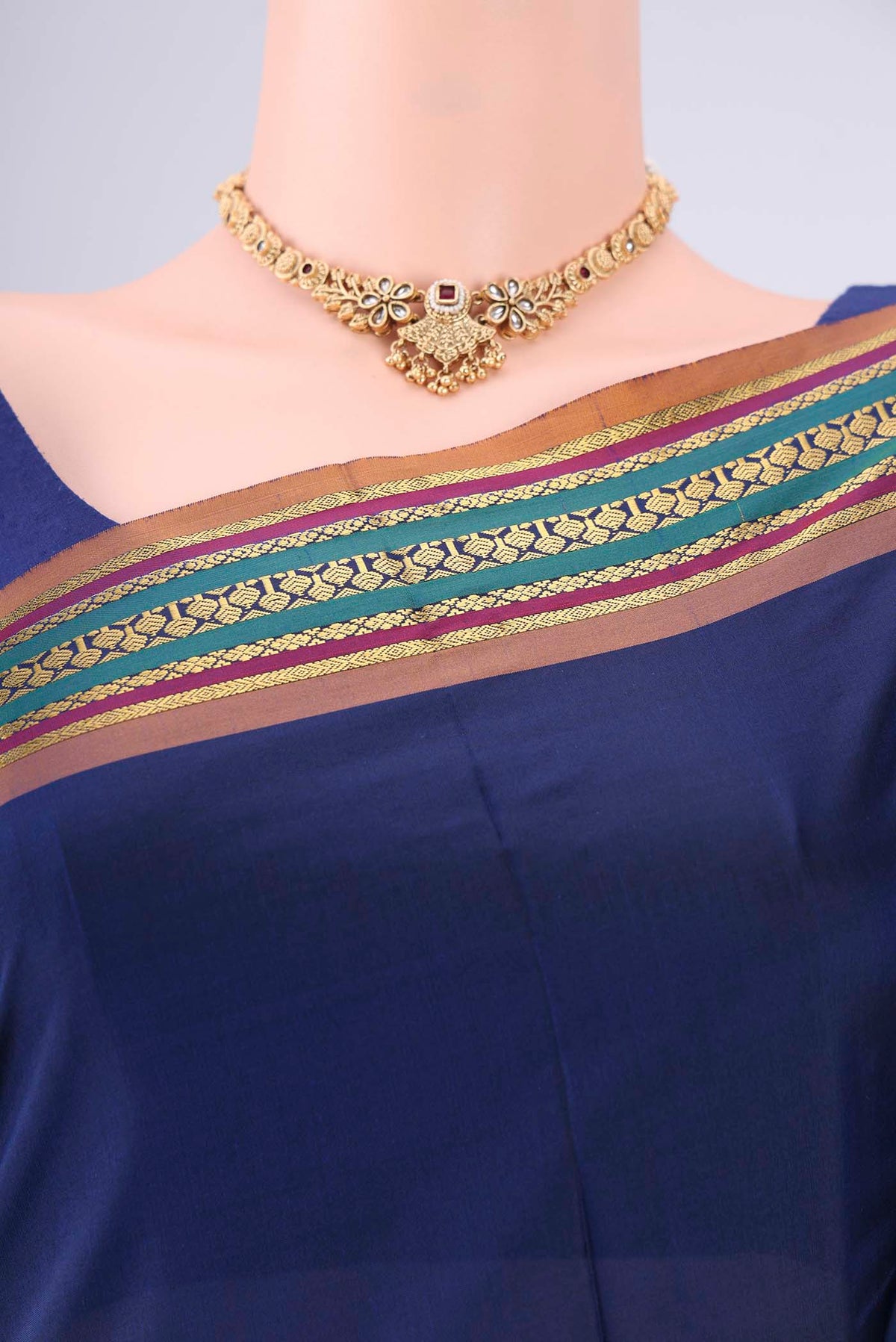 Border image of Navy Blue Blended Bangalore Silk Saree with Jacquard design on the body and Zari Border. 