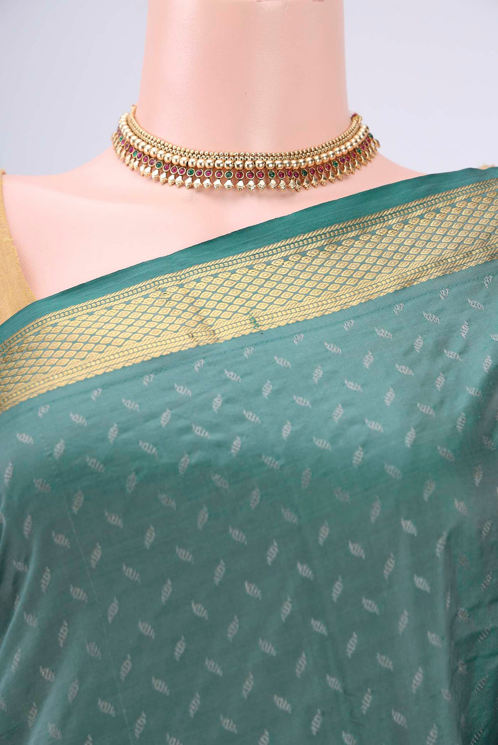 Border image of Blue Grey Dual Tone Bangalore Silk Saree with Jacquard design on the body and Zari Border. 