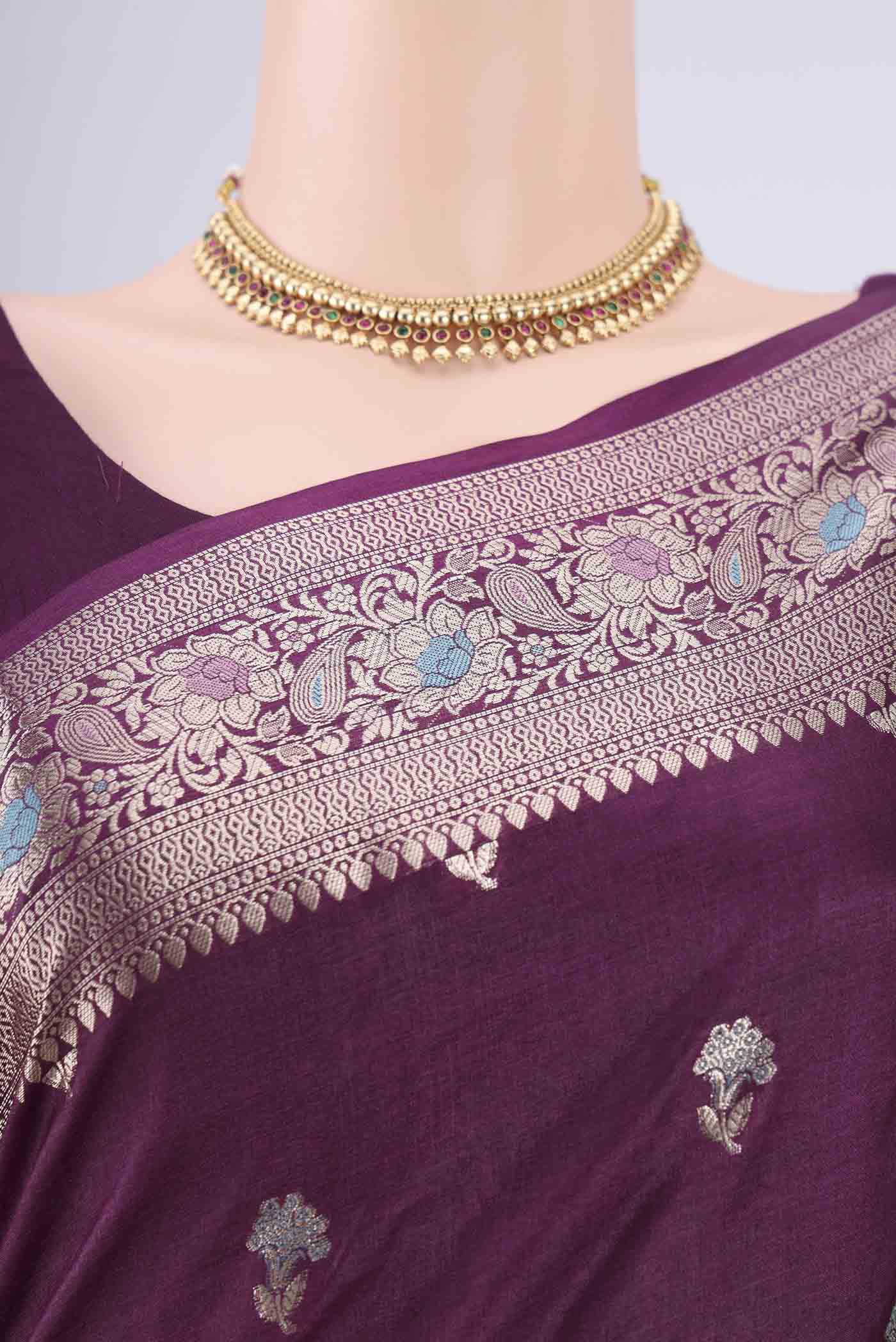 Border image of Magenta Banarasi Tussar Silk Saree with Zari And Thread Butta on the body and Zari And Thread Border. 