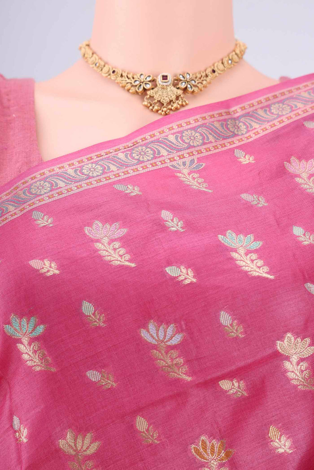 Border image of Pink Banarasi Tussar Silk Saree with Zari And Thread Butta on the body and Zari And Thread Border. 