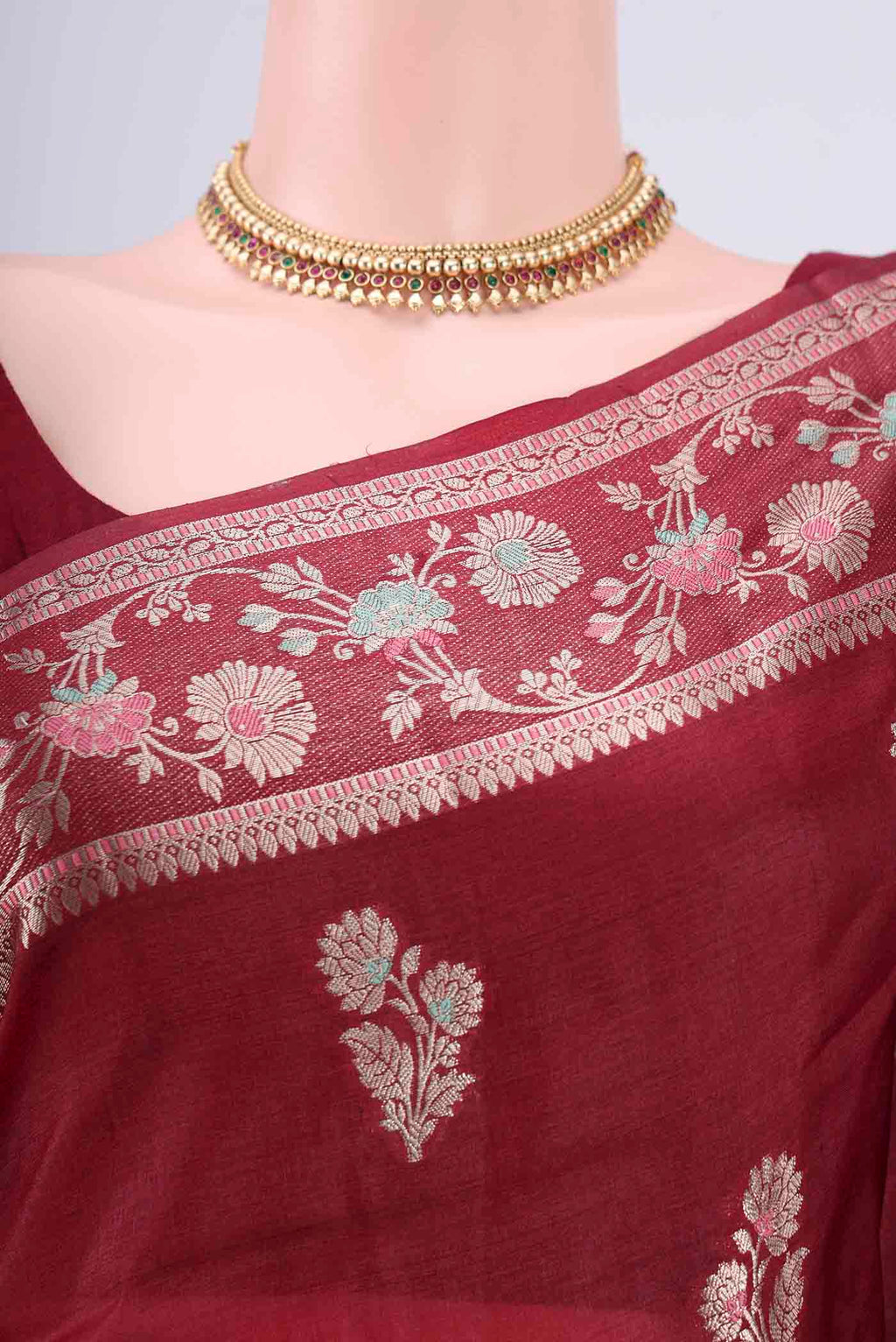 Border image of Maroon Banarasi Tussar Silk Saree with Zari Butta on the body and Zari And Thread Border. 