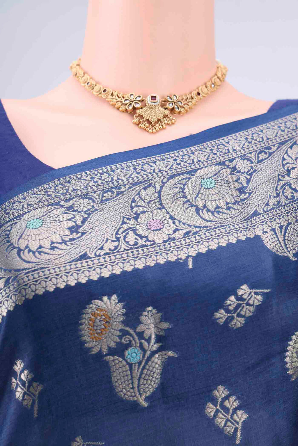 Border image of Blue Banarasi Tussar Silk Saree with Zari And Thread Butta on the body and Zari And Thread Border. 
