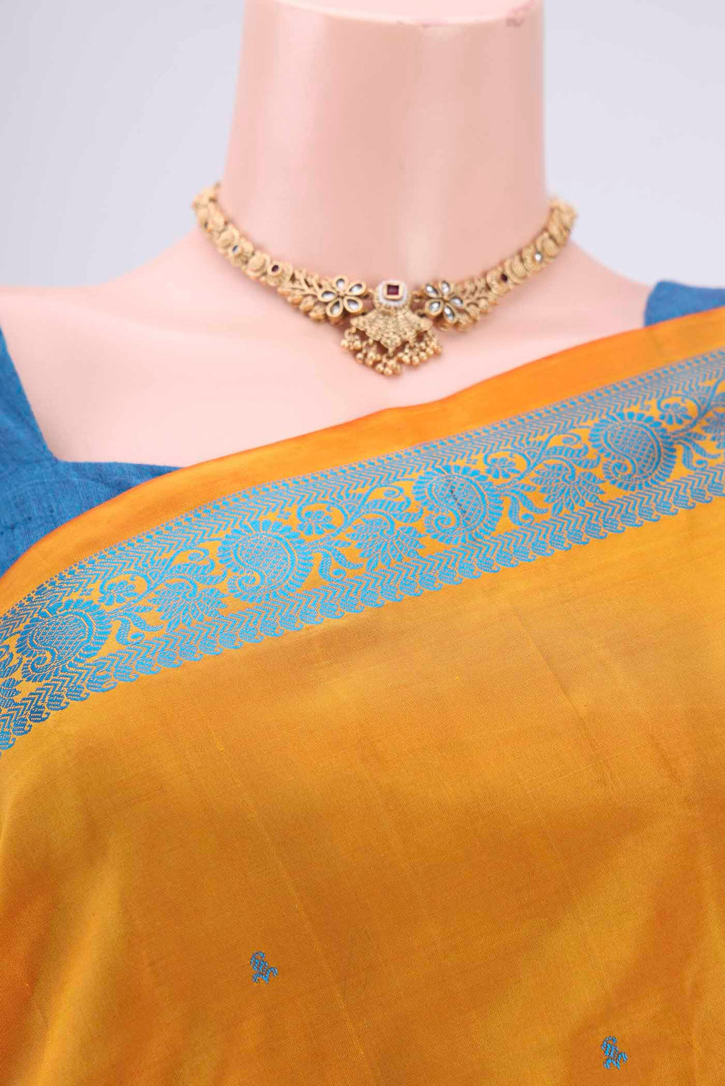 Border image of Yellow Kanchipuram Silk Saree with Thread Butta on the body and Thread Border. 