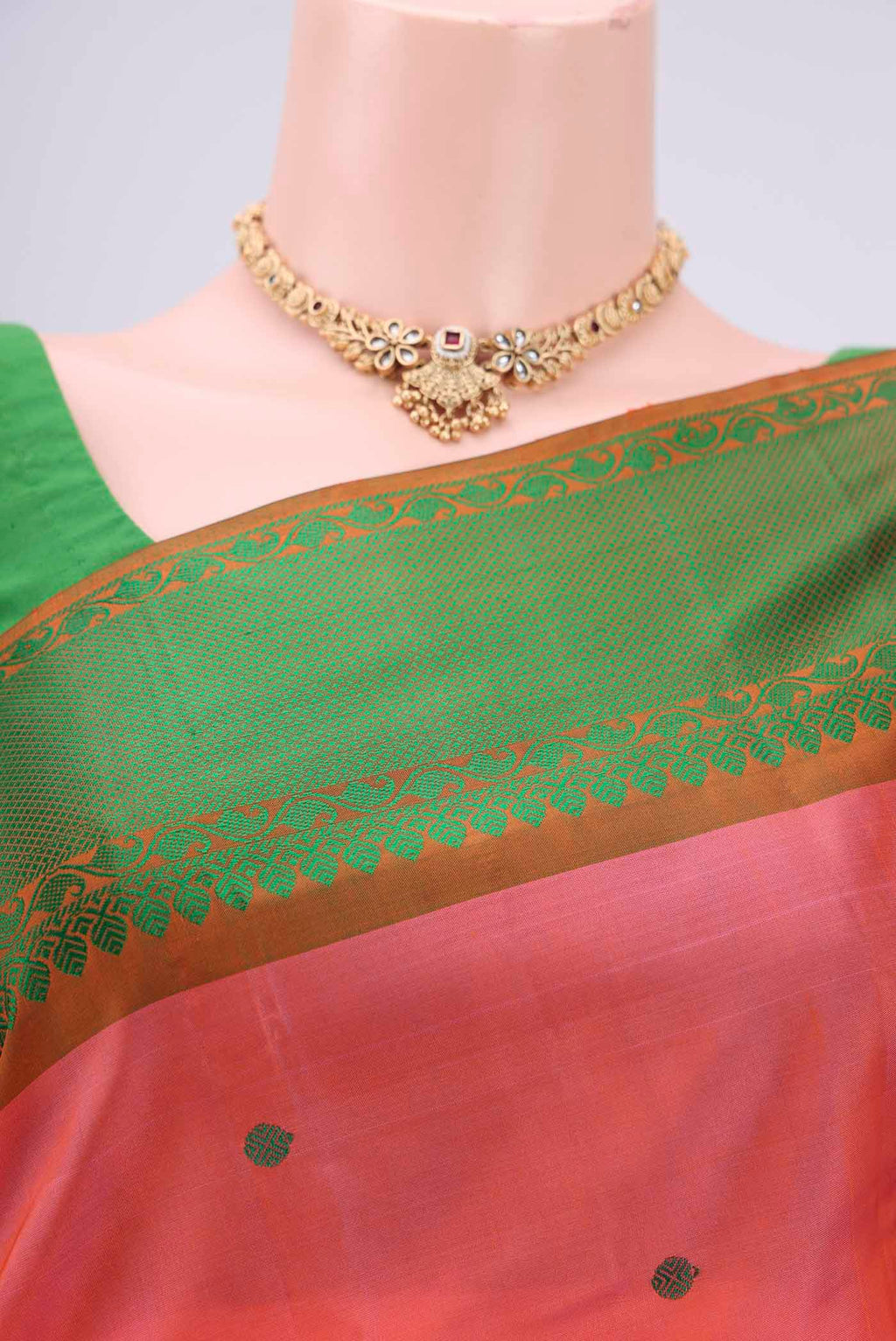 Border image of Peach Kanchipuram Silk Saree with Thread Butta on the body and Thread Border. 