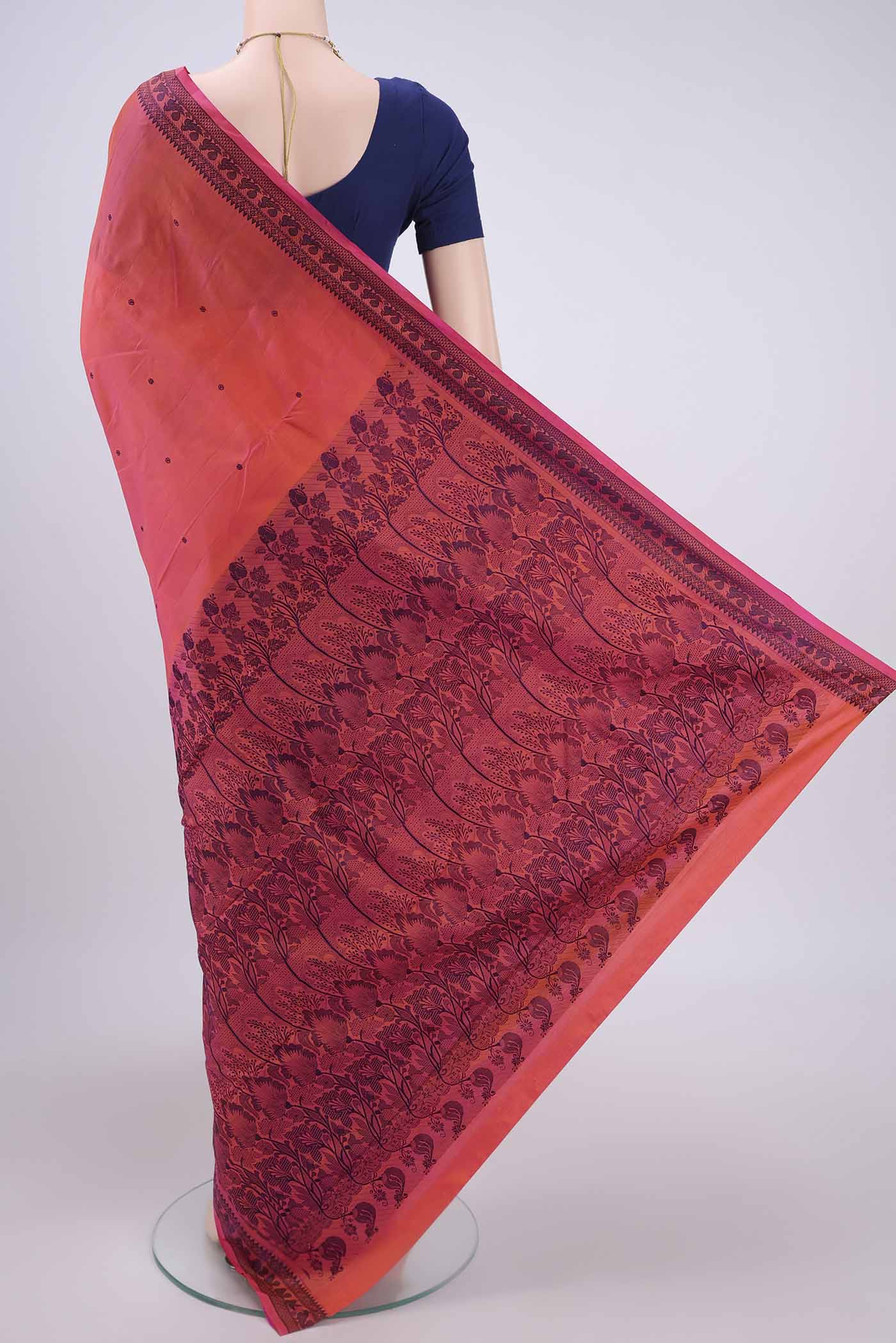 Flat view of Dark Pink Dual Tone Kanchipuram Silk Saree with Thread Butta on the body and Thread Border. 