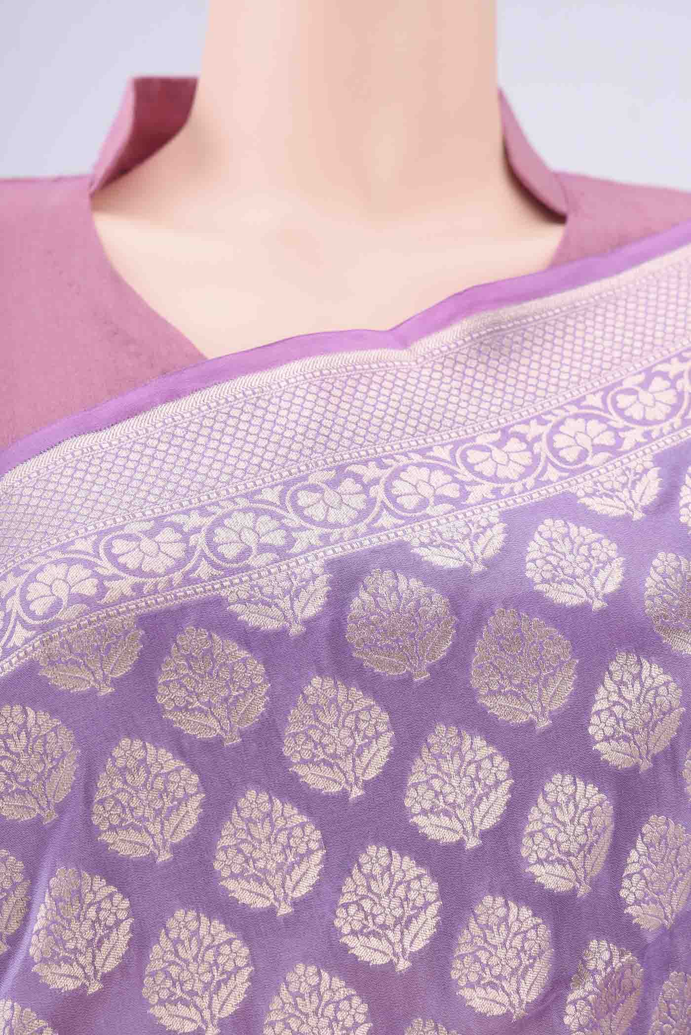 Border image of Lavender Banarasi Silk Saree with Zari Butta on the body and Zari Border. 