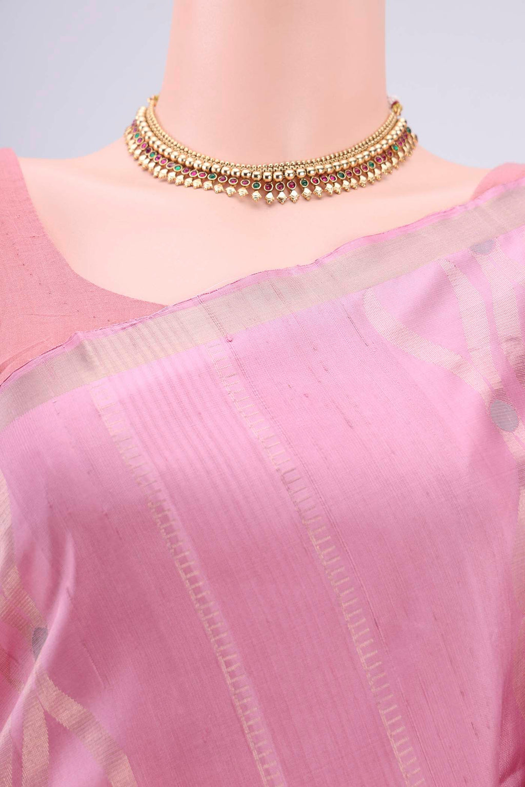 Border image of Rose pink Baluchari Silk Saree with Zari Brocade on the body and Zari Border. 