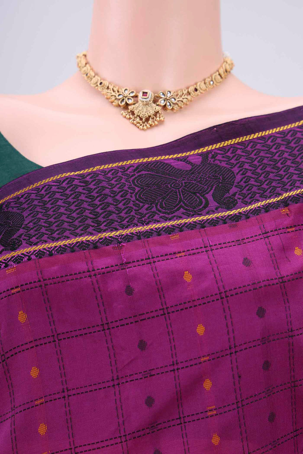Border image of Magenta Blended Poly Cotton Saree with Checked design on the body and Thread Border. 