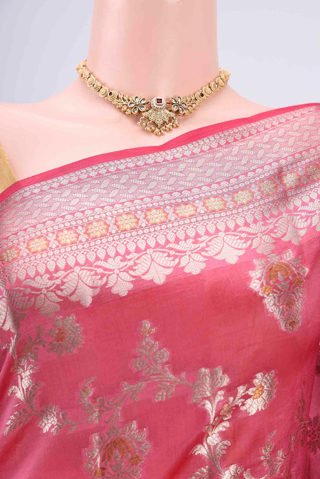 Border image of Pink Banarasi Raw Silk Saree with Zari Brocade on the body and Zari Border. 