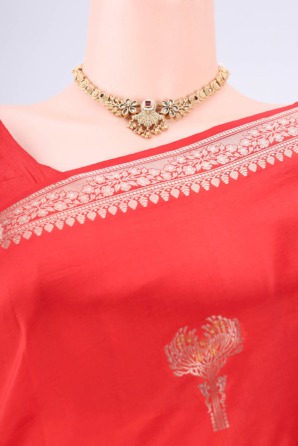 Border image of Red Banarasi Raw Silk Saree with Zari Butta on the body and Zari Border. 