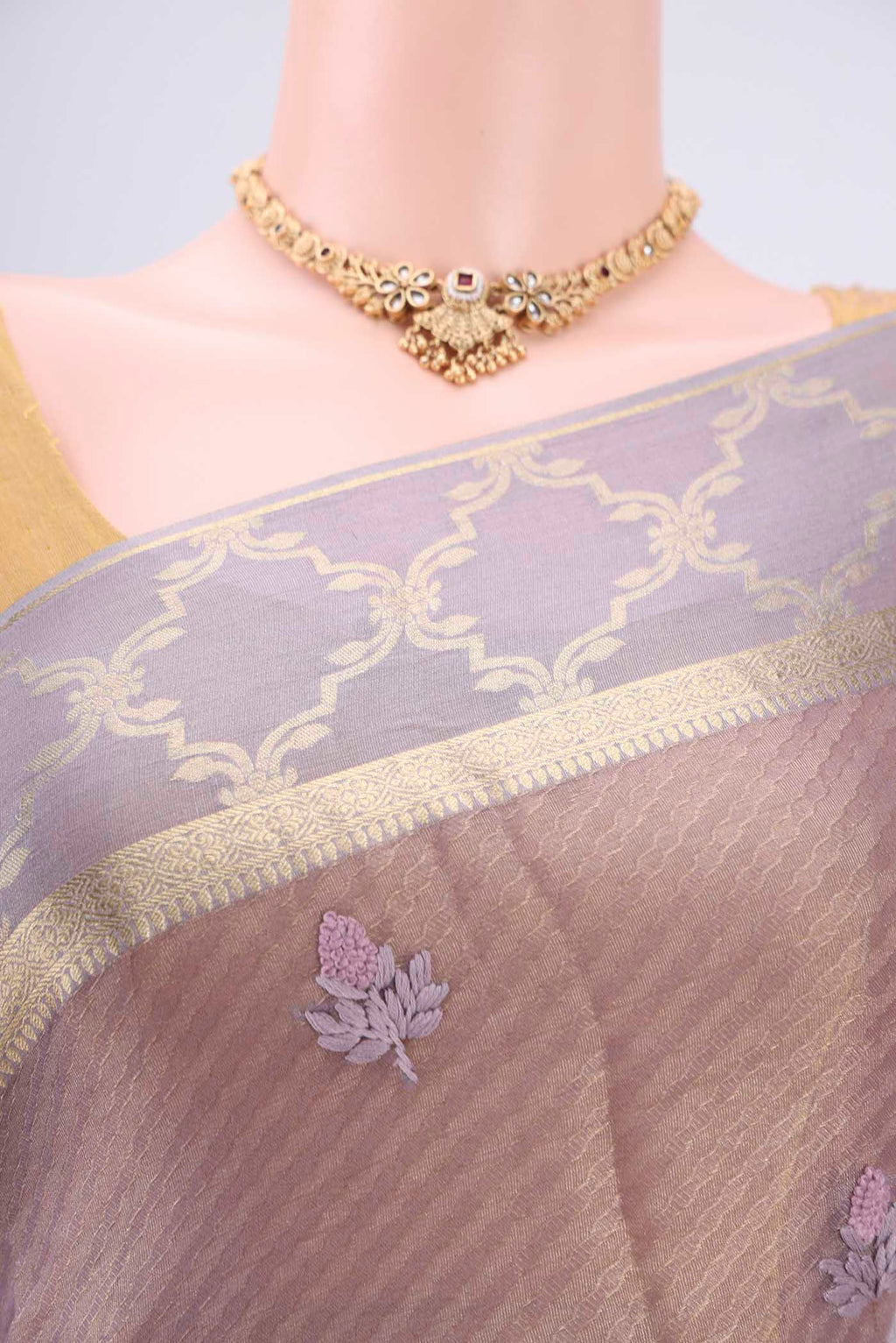 Border image of Mauve Mysore Georgette Saree with Embroidery on the body and Zari Border. 