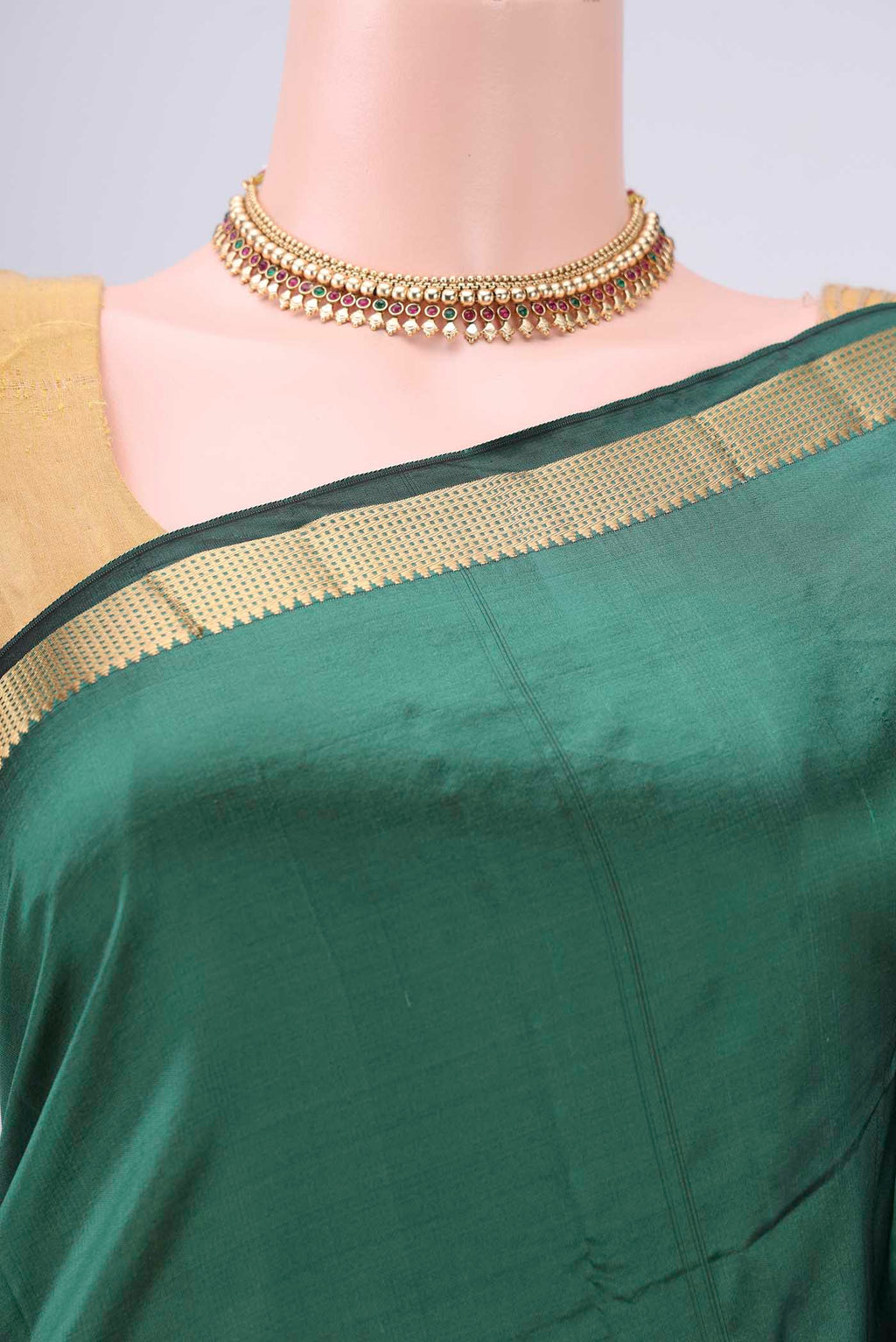 Border image of Sea Green Dual Tone Blended Bangalore Silk Saree with Plain Body and Zari Border. 