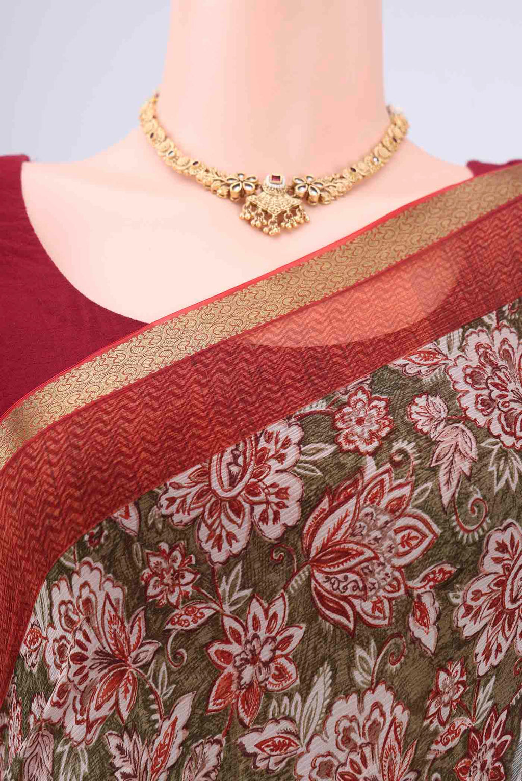 Border image of Mehandi Green Mysore Chiffon Saree with Floral Print on the body and Zari Border. 