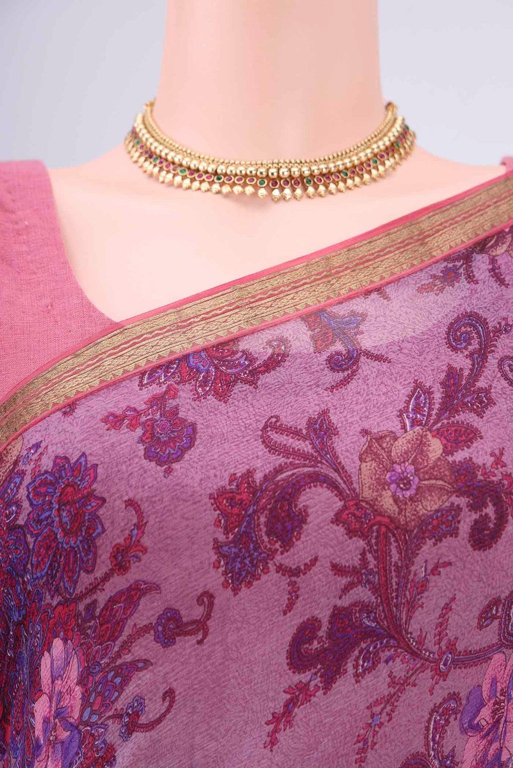 Border image of Mauve Mysore Chiffon Saree with Floral Print on the body and Zari Border. 