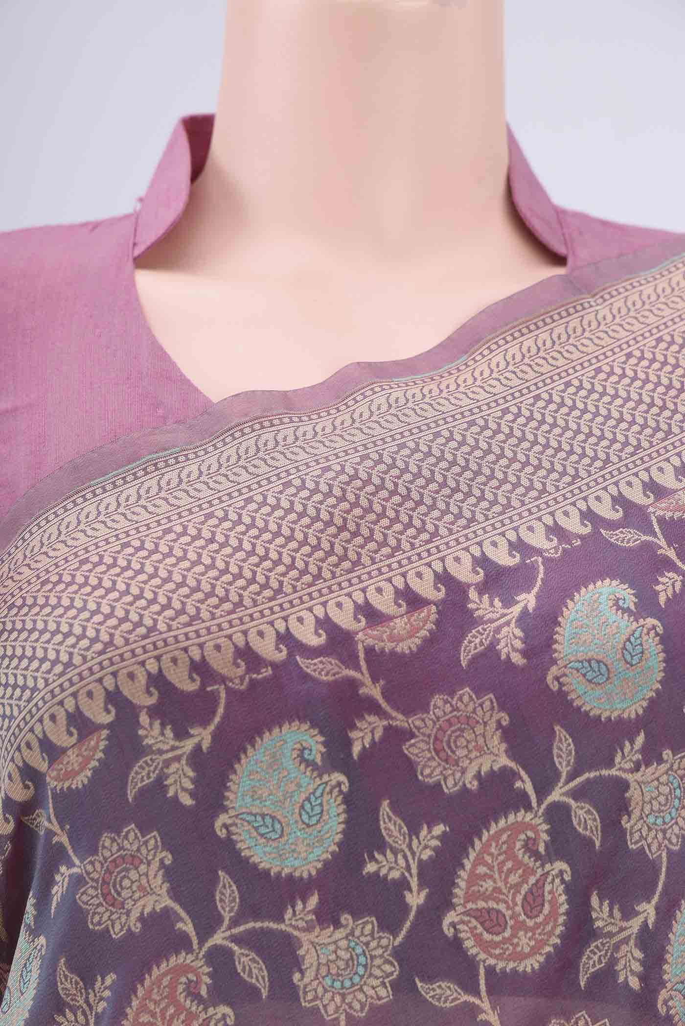 Border image of Light Magenta Dual Tone Banarasi Silk Saree with Thread Brocade on the body and Thread Border. 